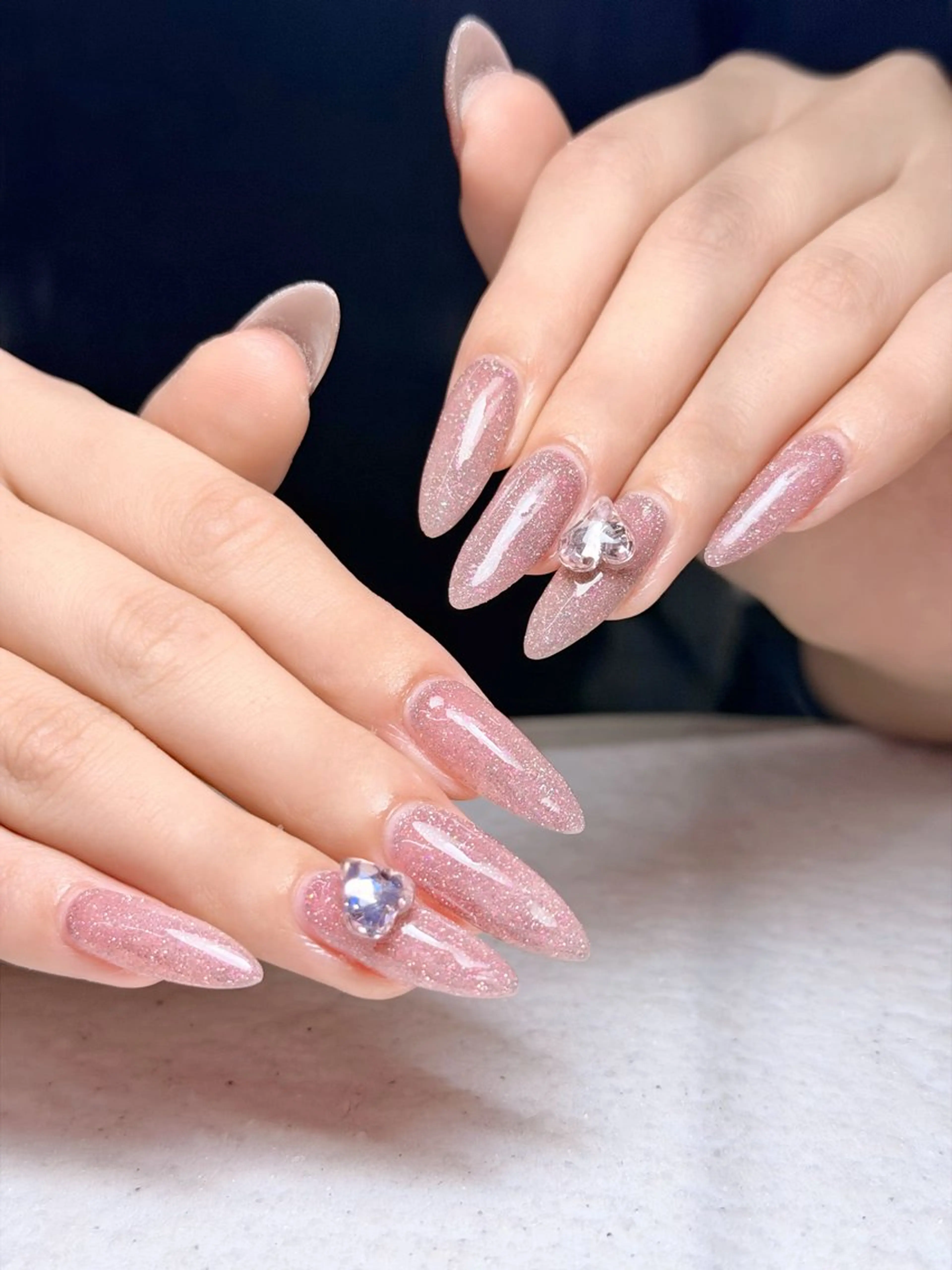 ネイル チークネイル フレンチネイル 韓国ネイル マグネットネイル ミラーネイル ハンドネイル Ema エマのネイルデザイン