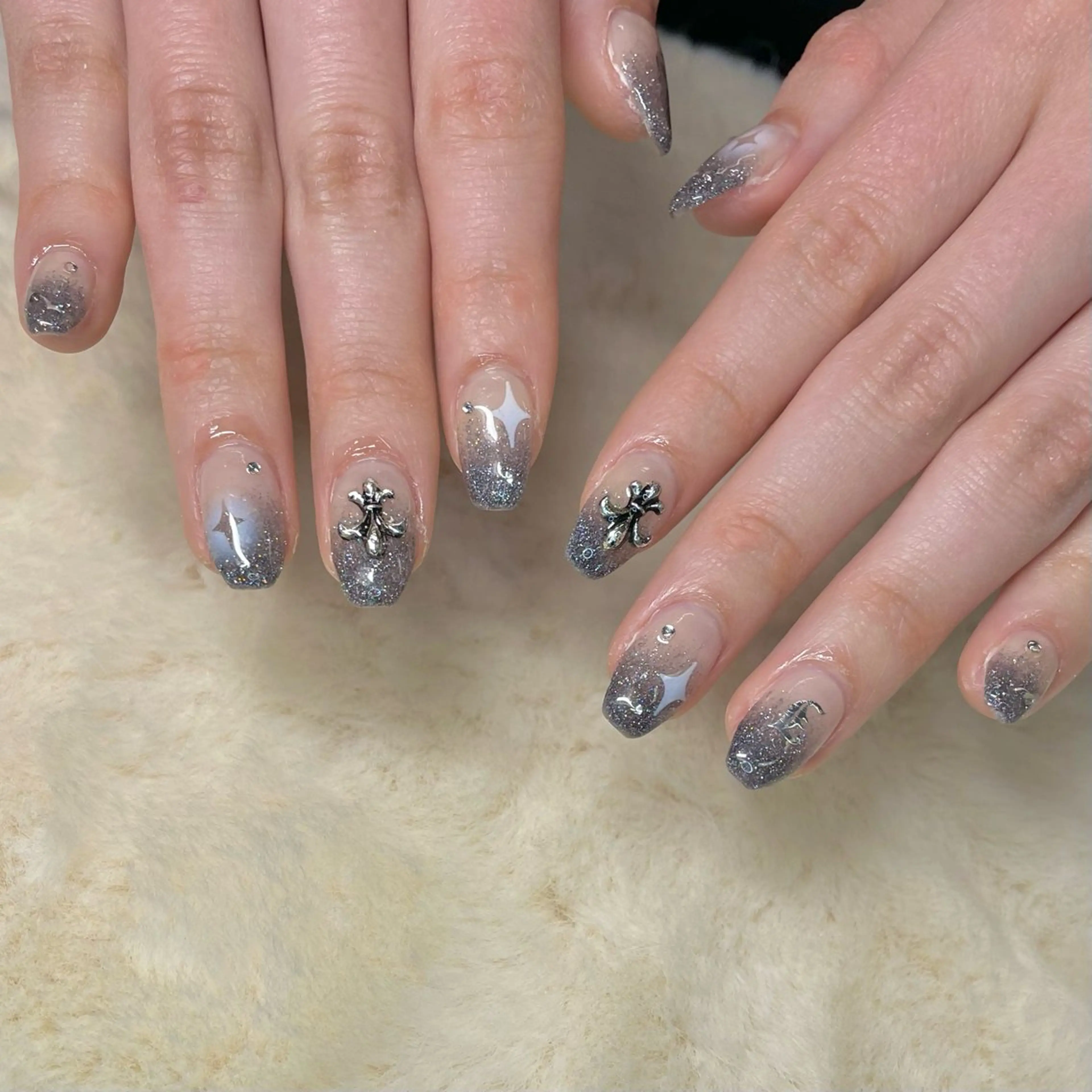 ネイル b'6 by Stir所属・b'6 SAKINAのネイルデザイン