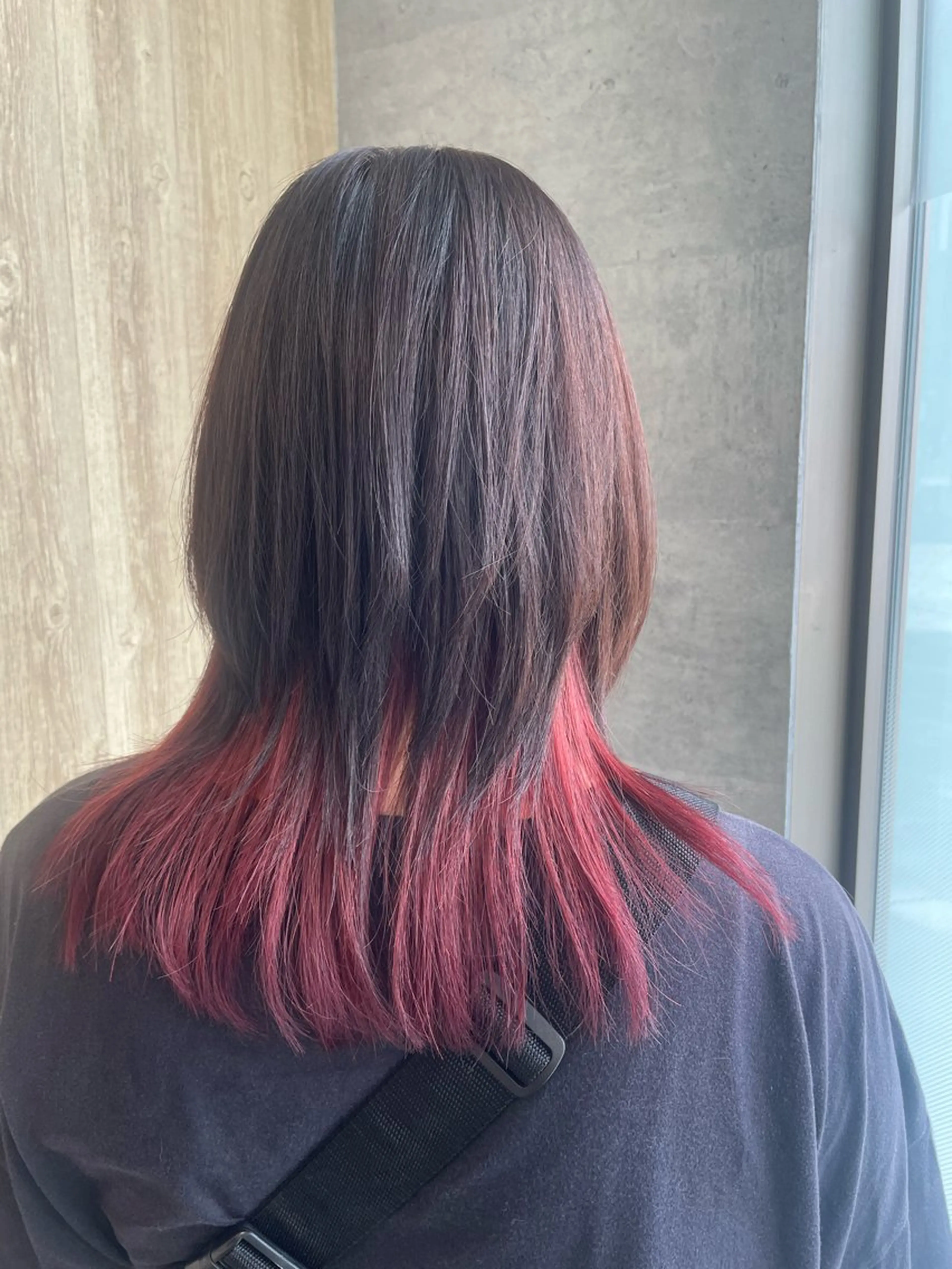 セミロング 松本 美香のヘアスタイル