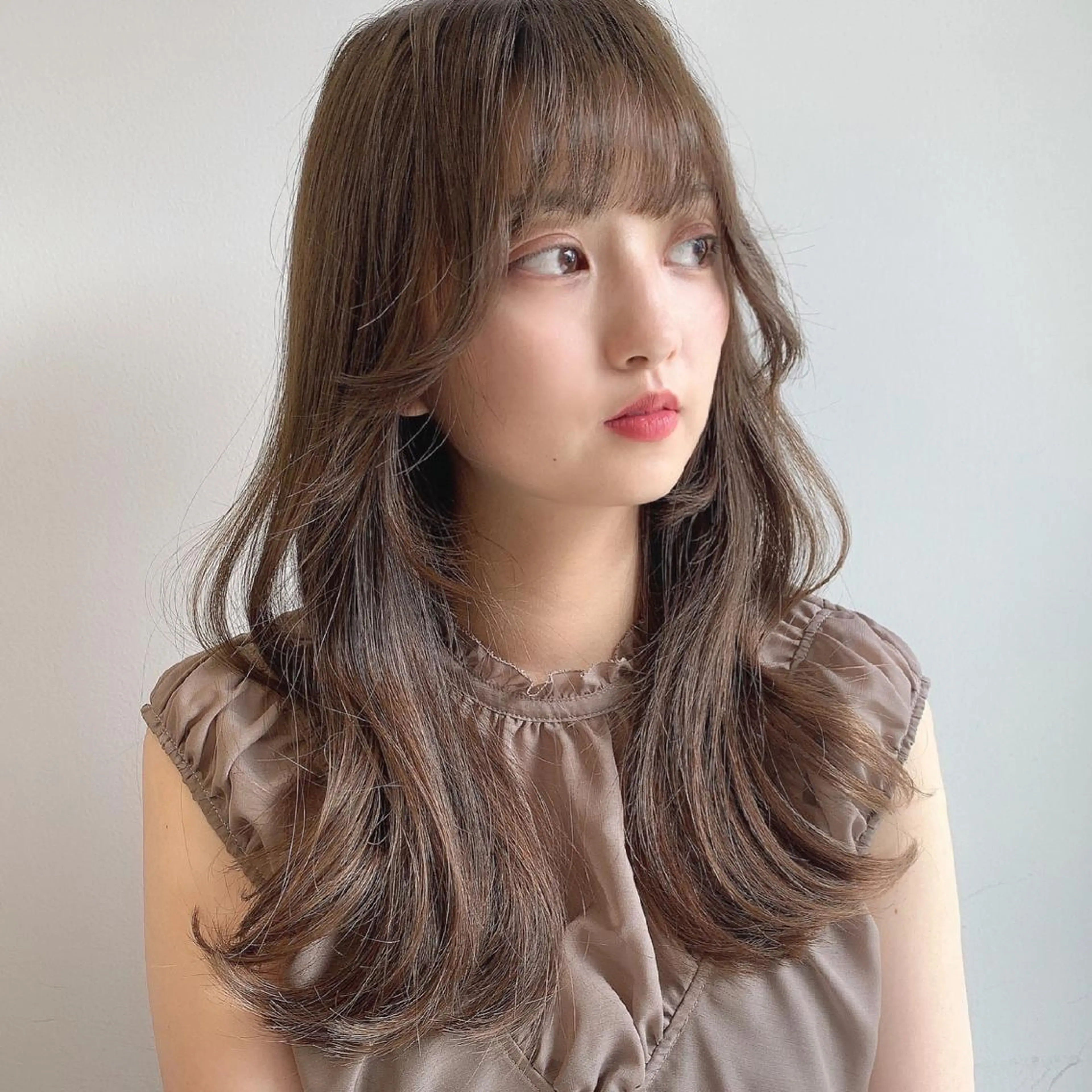 ミディアム カラー 透明感/オリーブ/ グレージュ/YUKAのヘアスタイル