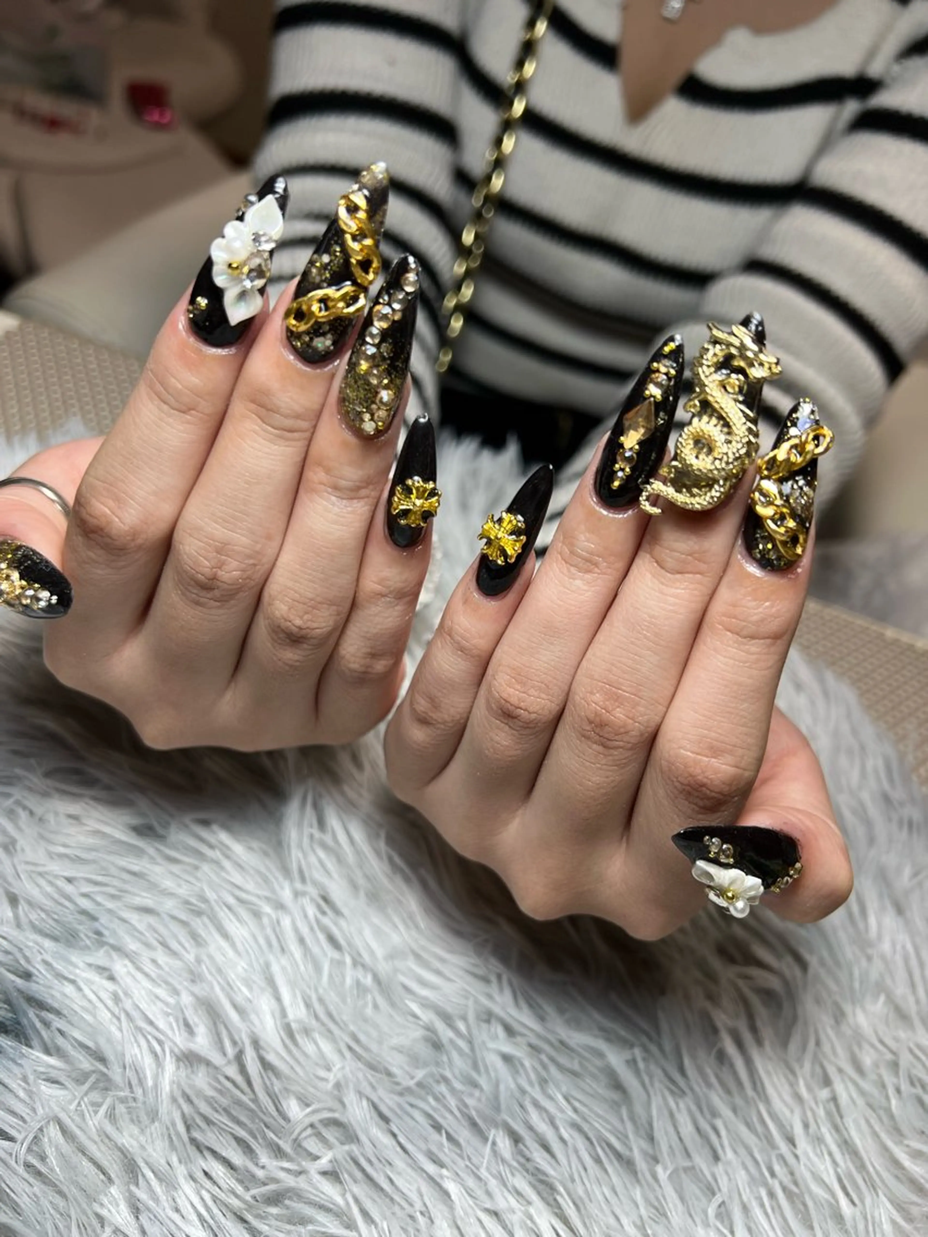 ネイル 成人式 スカルプネイル ハンドネイル シェヌネイル JURAのネイルデザイン