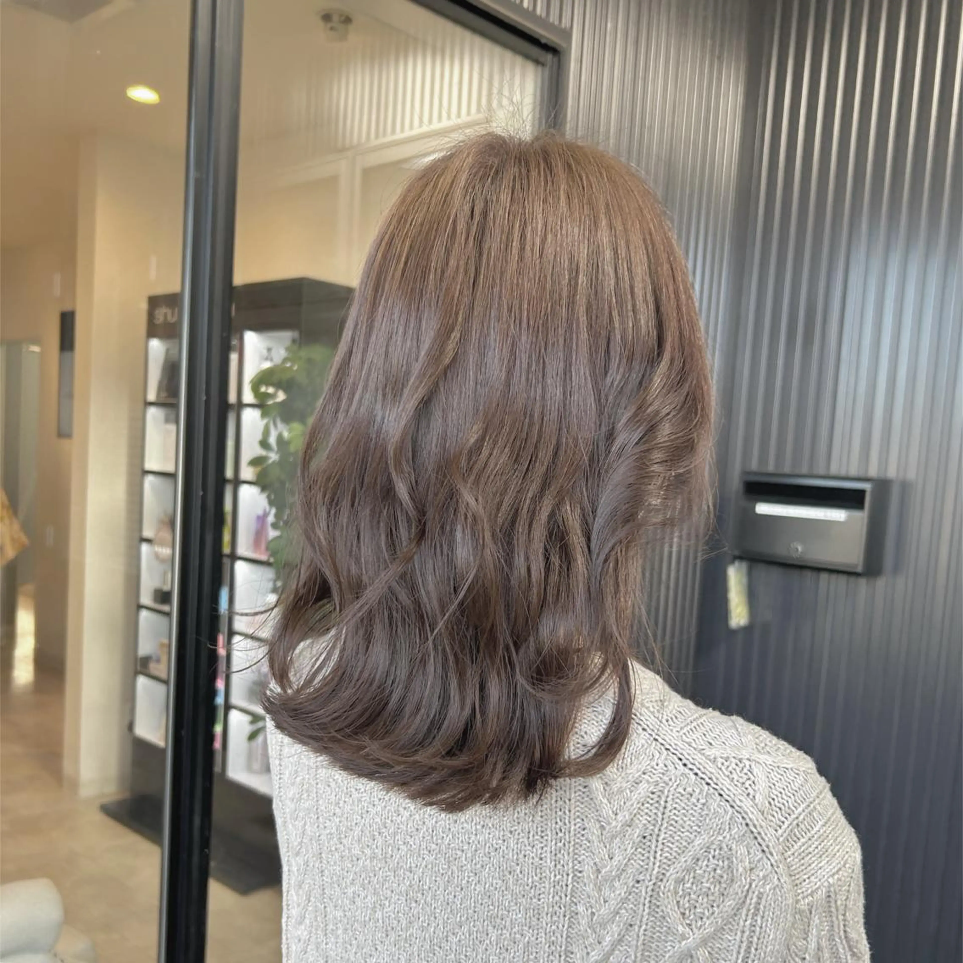 カラー SENA Rimのヘアスタイル