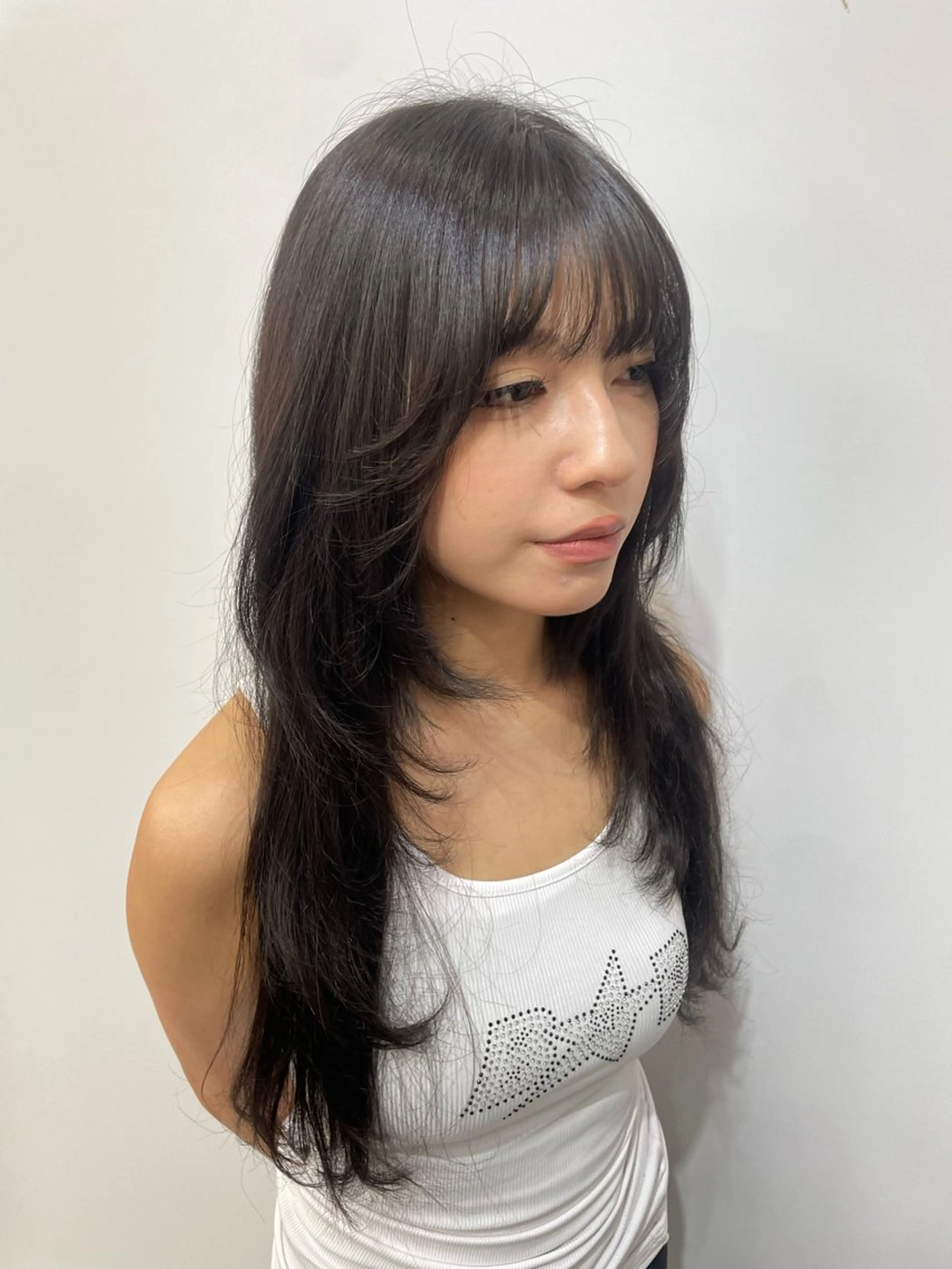 ロング エクステ レイヤーカット 𝙃𝘼𝙍𝙐🎀 韓国×エクステのヘアスタイル