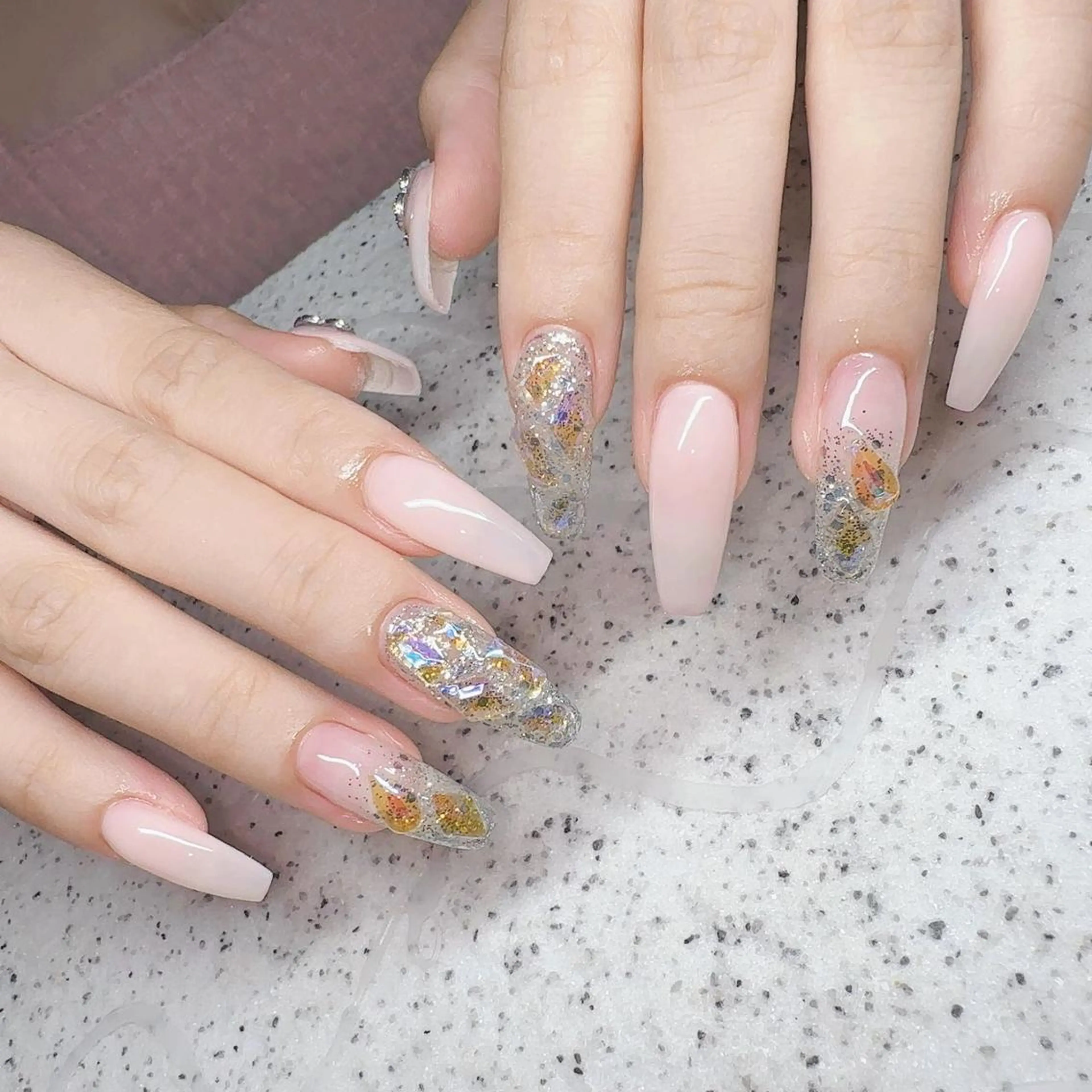 ネイル 長さ出し ネイルチップ Queens テイのネイルデザイン