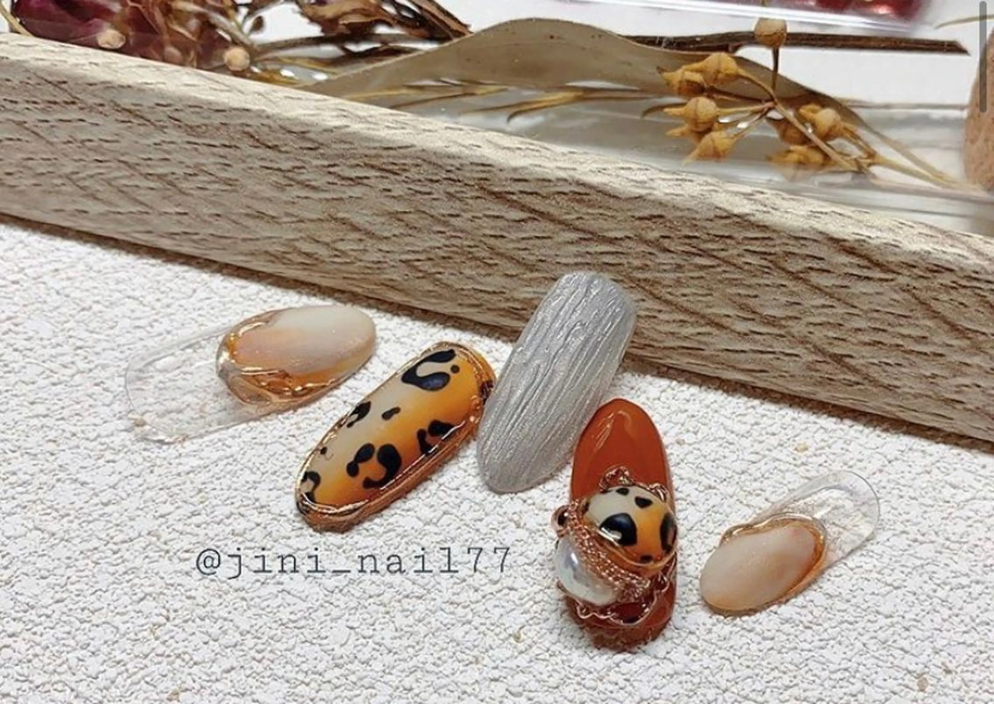 ネイル ハンドネイル JINI NAIL所属・ジニ ネイルのネイルデザイン