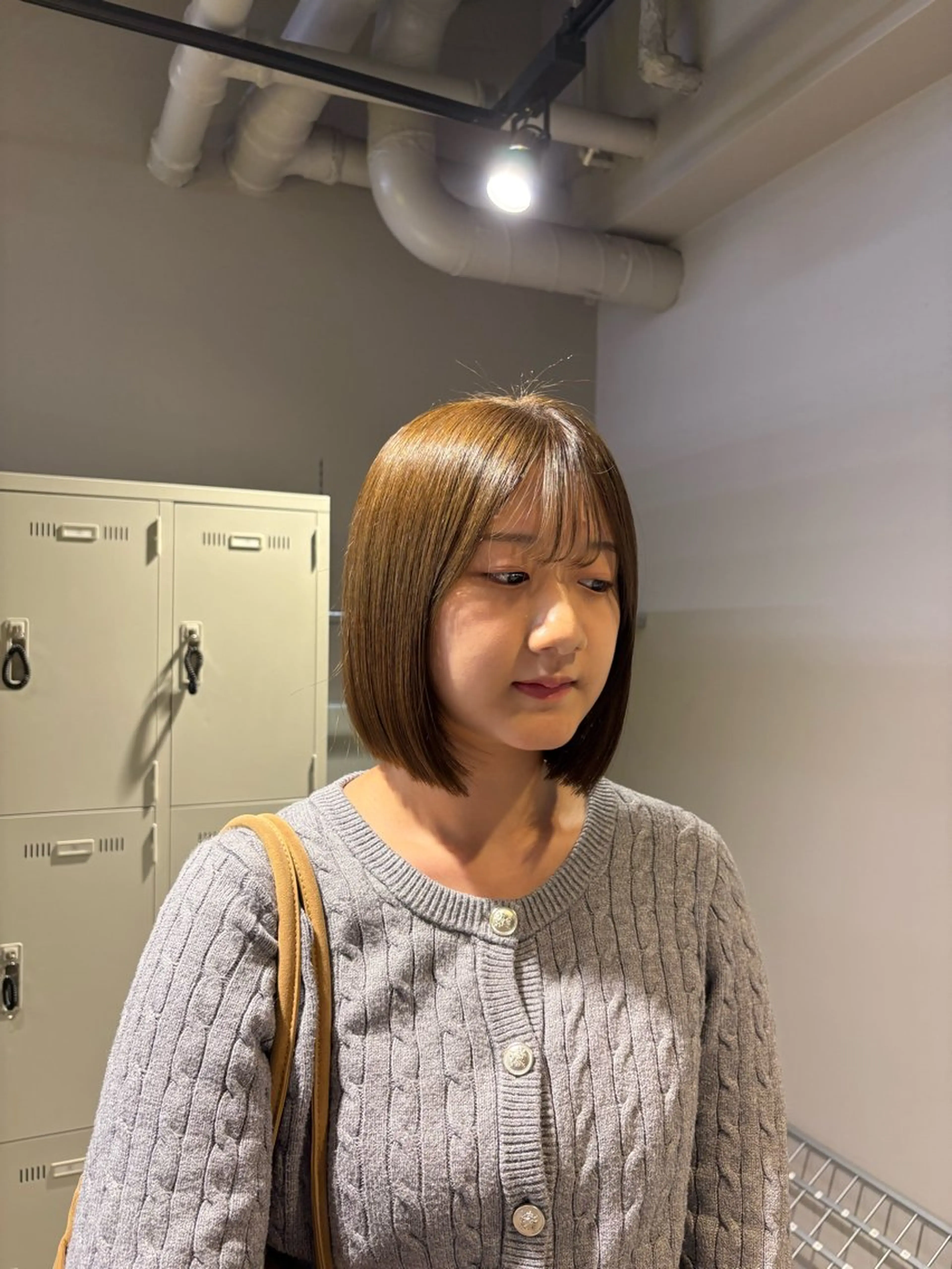 カラー ヘアカラー トリートメント ベージュ／ブラウン/ ナチュラルレイヤーのヘアスタイル