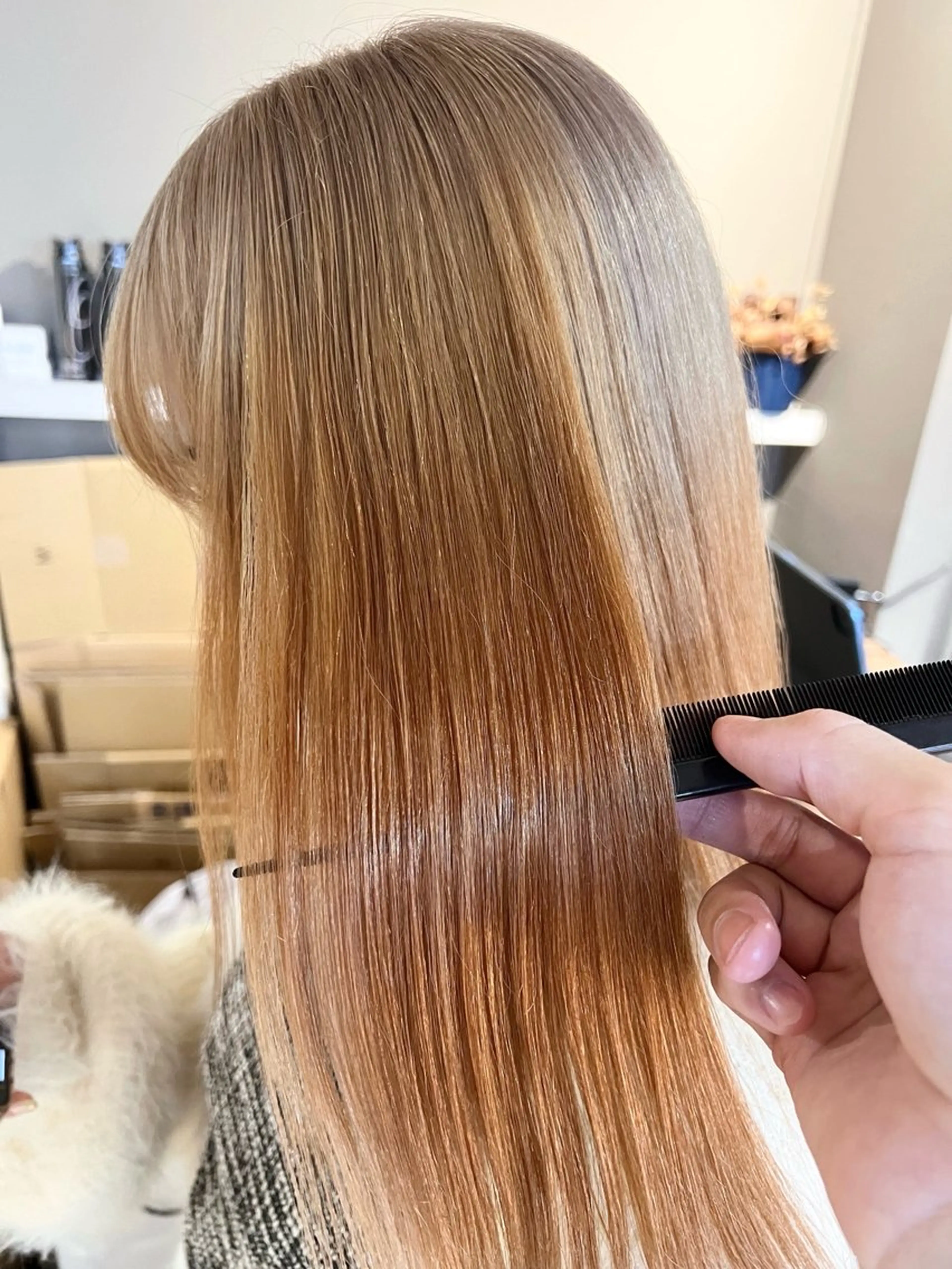 ロング カラー ベージュカラー ミルクティーベージュ daiki 原宿のヘアスタイル