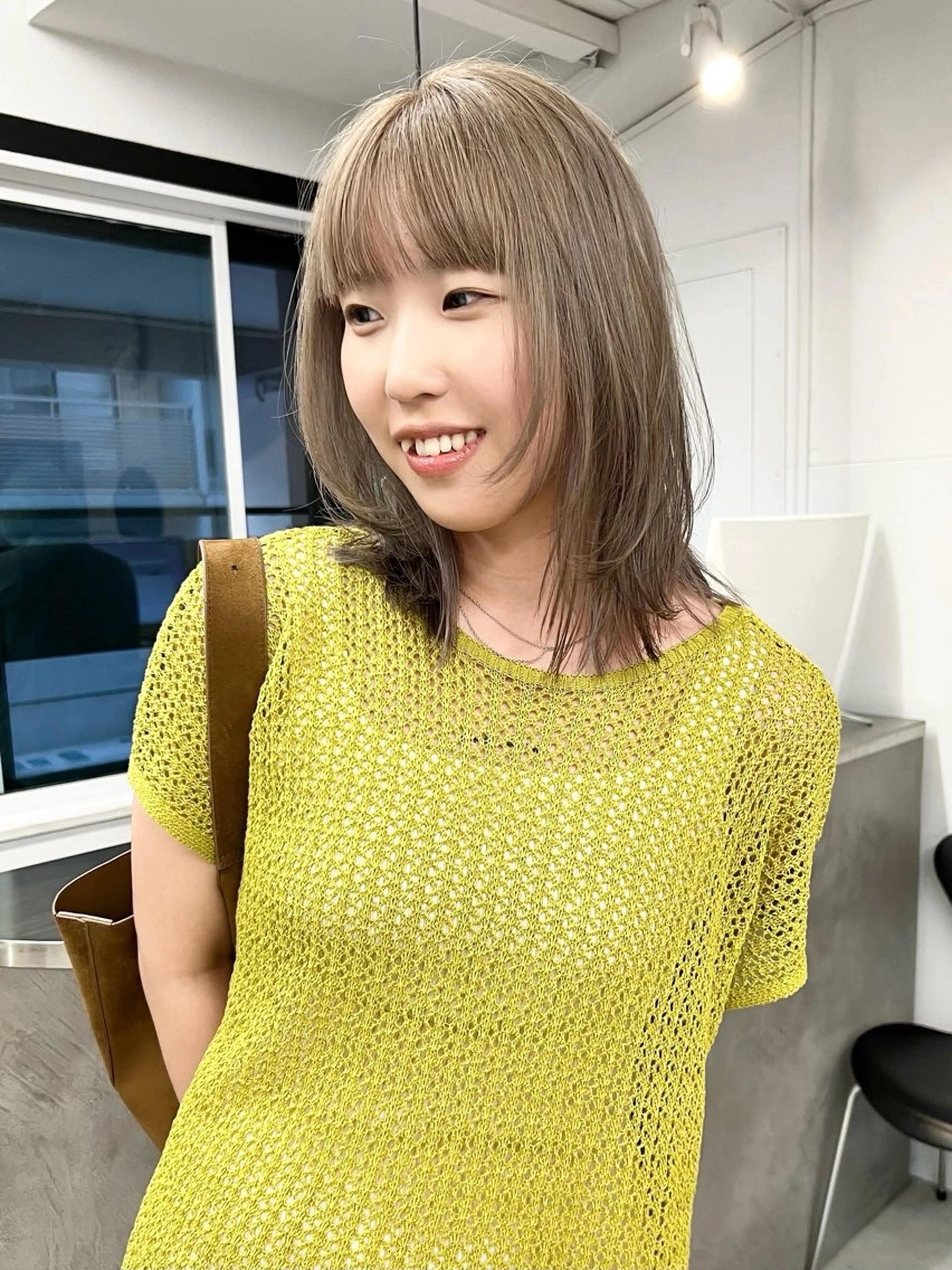 ミディアム カラー ベージュカラー ブリーチ レイヤーカット カット ヘアカラー トリートメント 樫原裕二 /柔らかいカラーのヘアスタイル