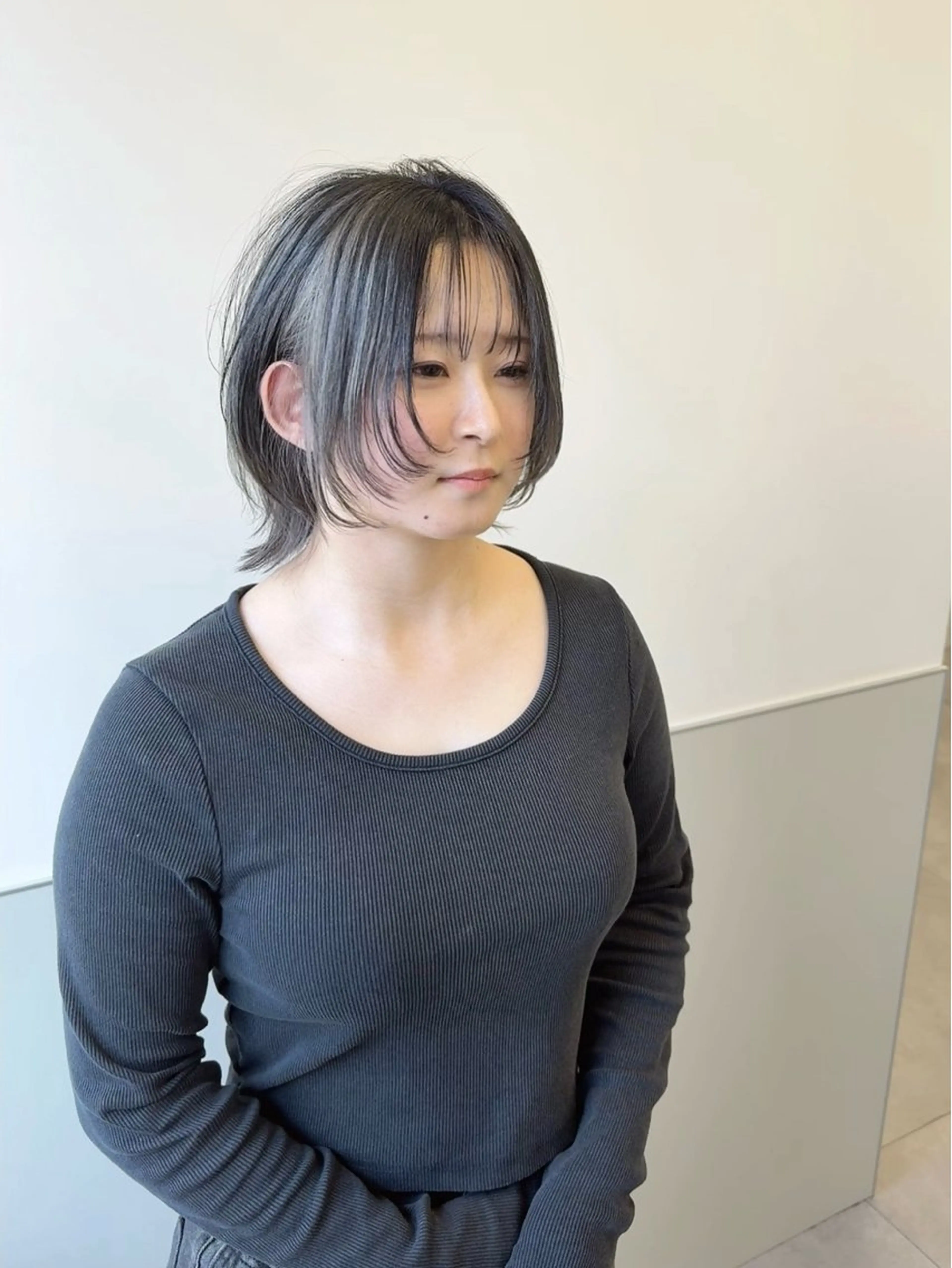 ミディアム カラー シルバー ボブ ウルフカット ウルフボブ GO TODAY シェアサロン 町田店所属・韓国ヘア🇰🇷 スズキのヘアスタイル