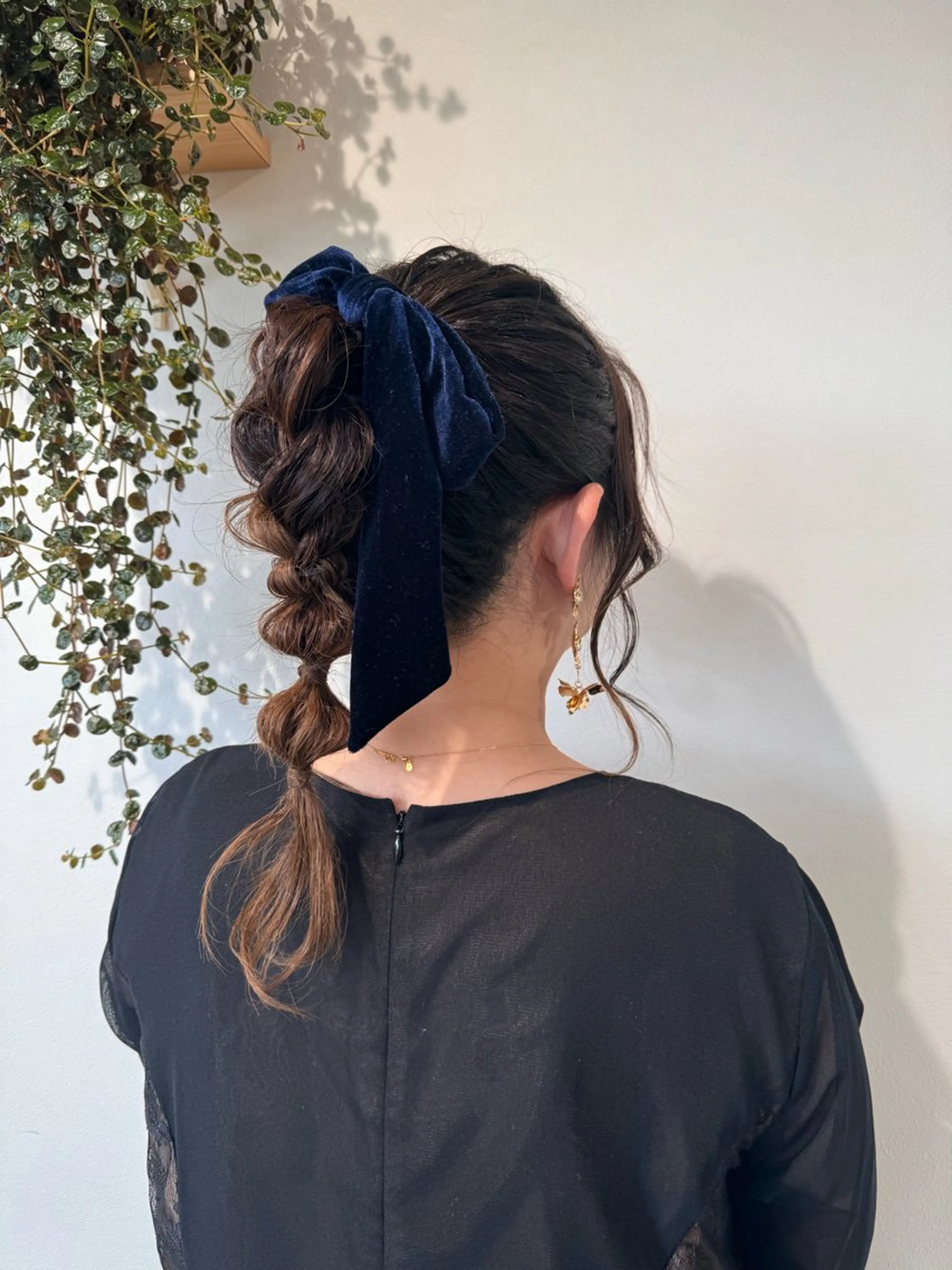 セミロング ヘアアレンジ ポニーテール ヘアセット 𝙎𝙚𝙞𝙧𝙖 ☆カット/パーマのヘアスタイル