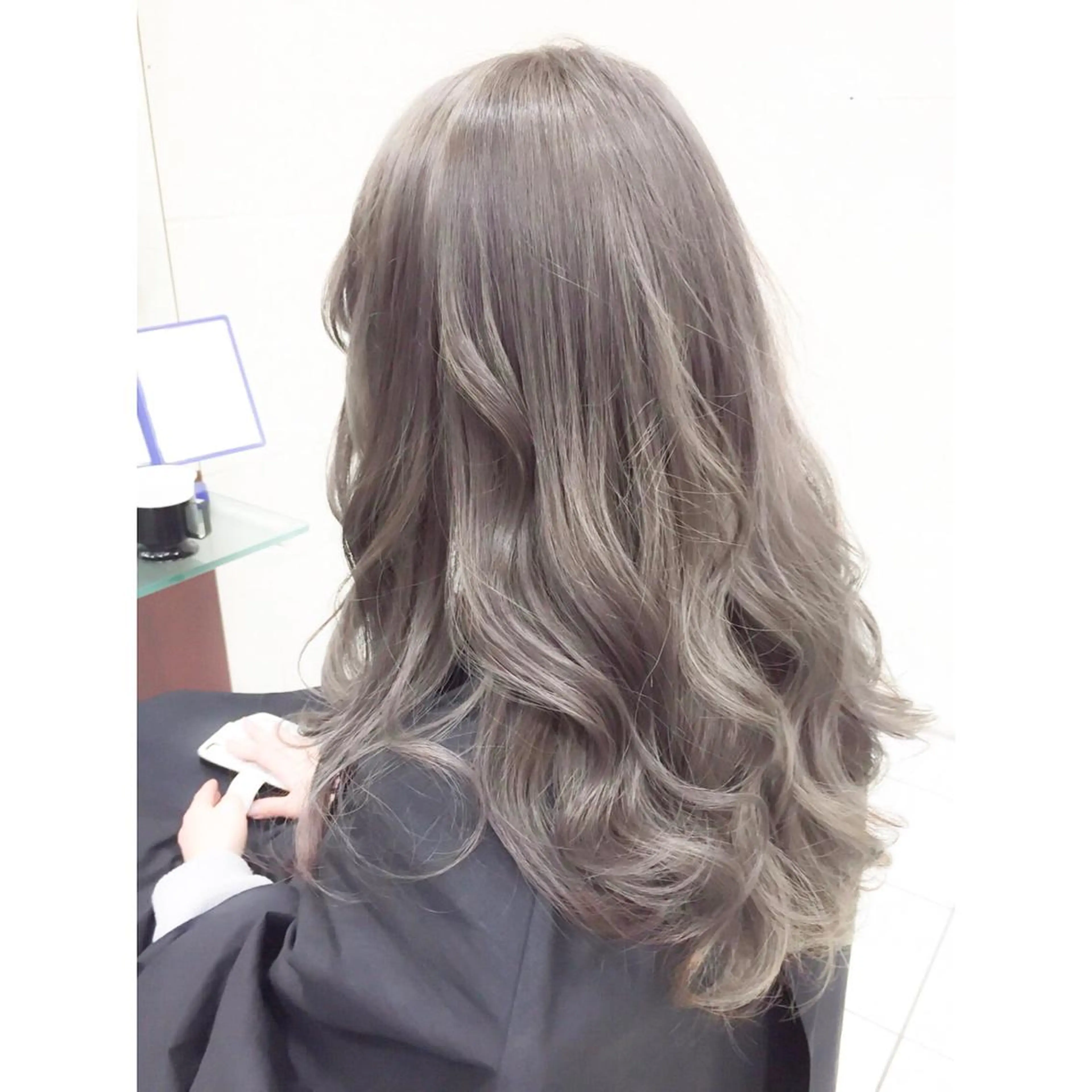 セミロング カラー アッシュ アッシュグレー アッシュグレージュ ダブルカラー グレージュ モテ髪透明感❤️ デイズヘアカラーのヘアスタイル