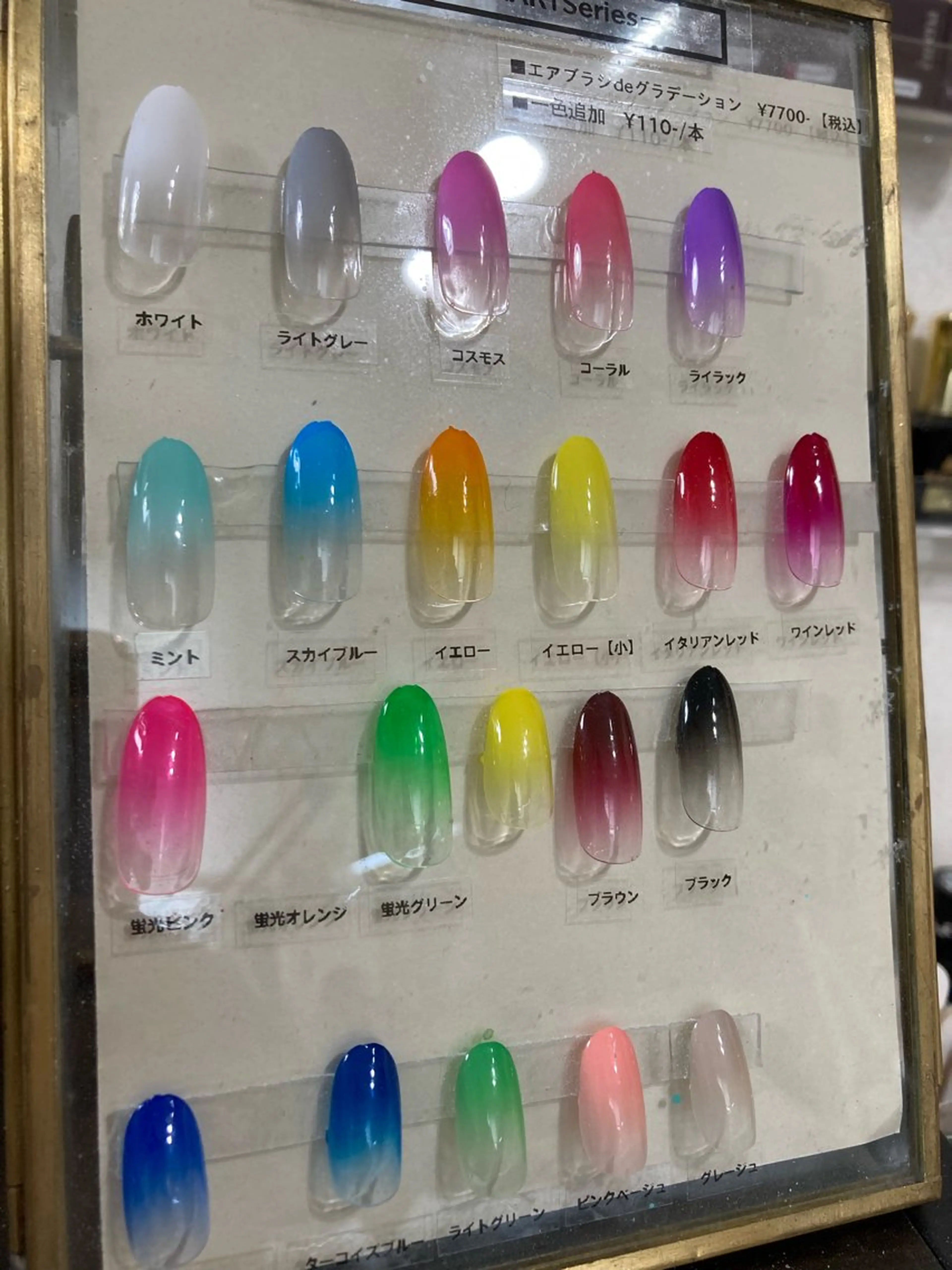 ネイル Legit nail salonのネイルデザイン