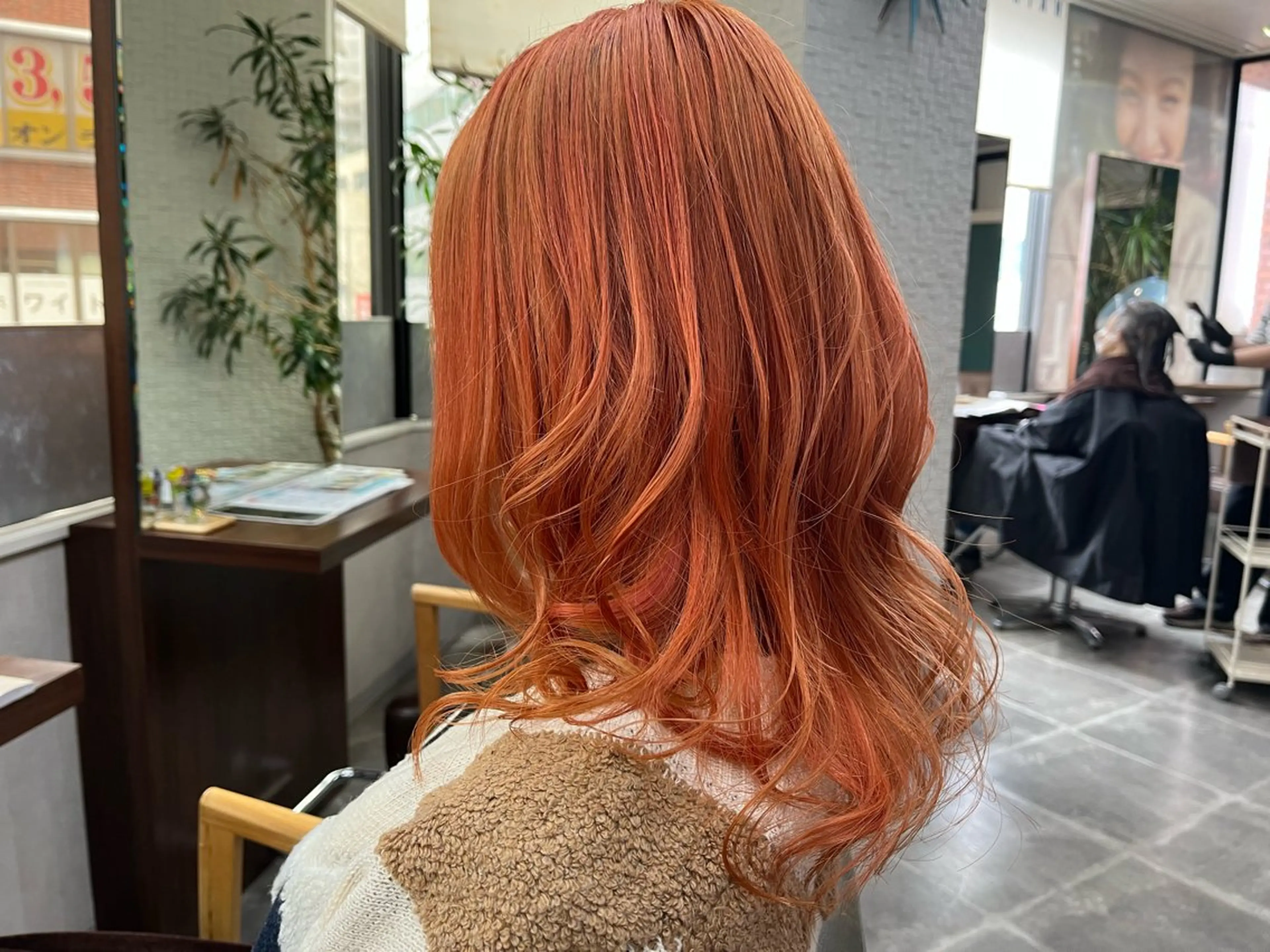 セミロング カラー カット ヘアカラー トリートメント 長内  大明のヘアスタイル