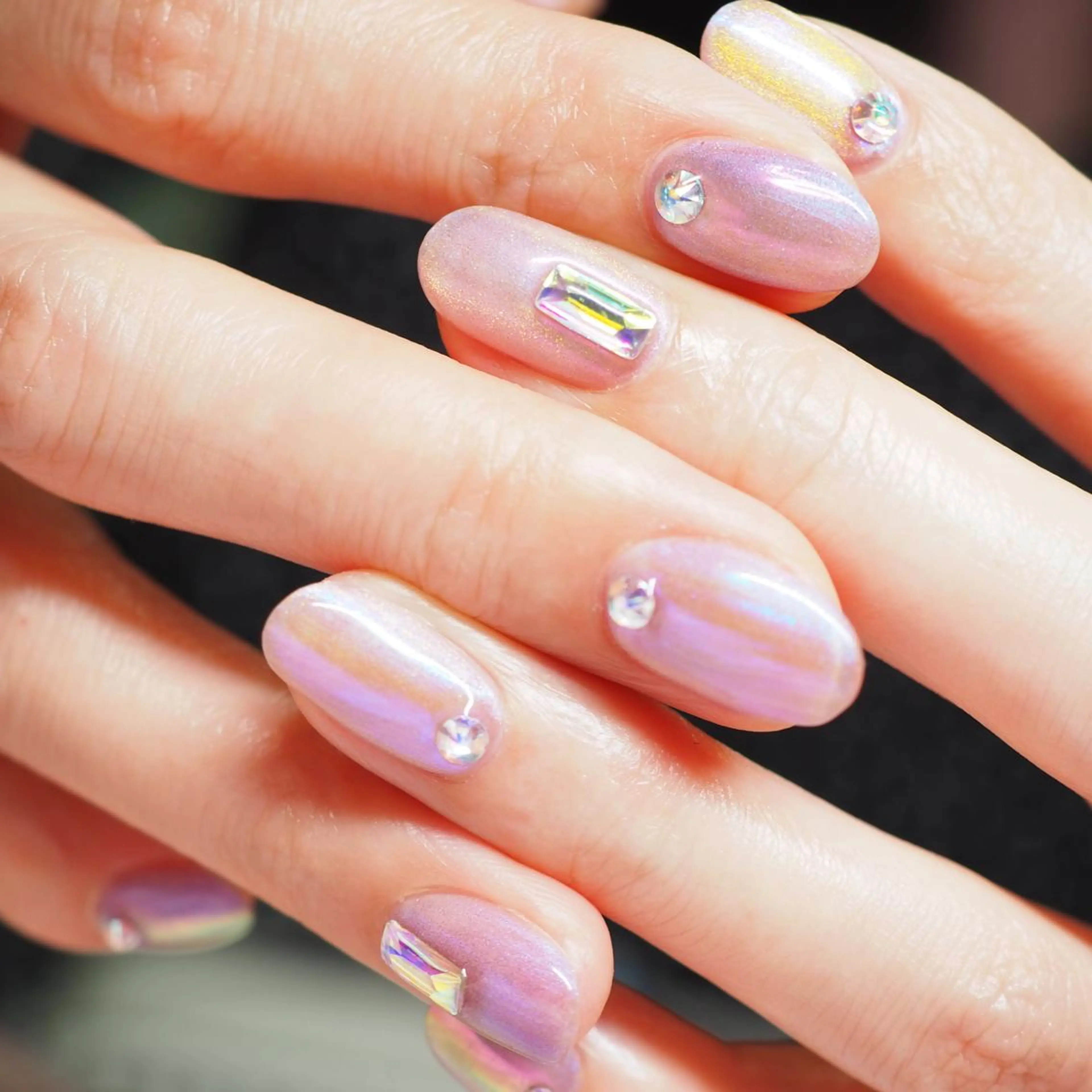 ショート ネイル 氷ネイル・うるうるネイル ハンドネイル 深爪を断らない スカルプ高評価店のネイルデザイン