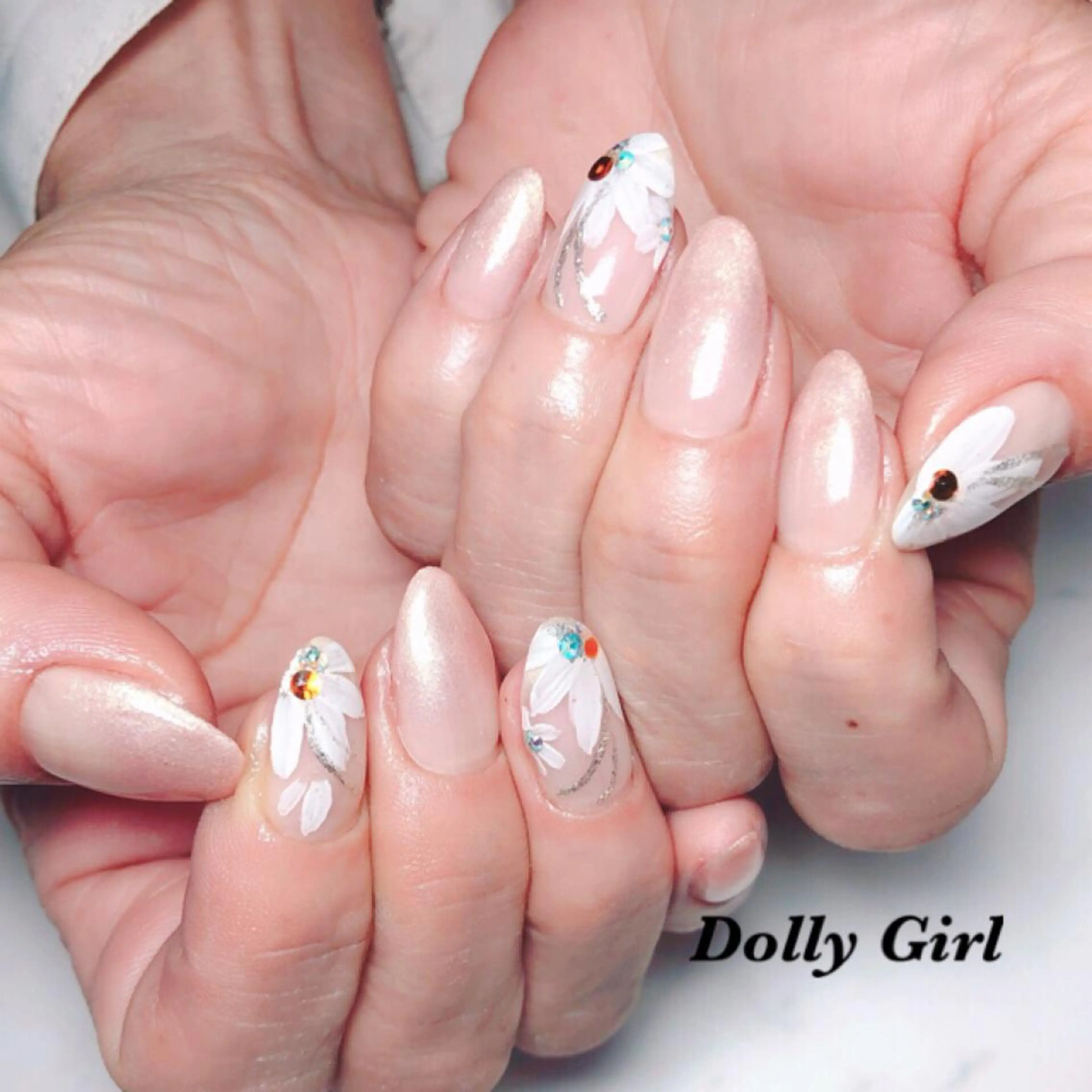 ネイル 個室ネイルサロンDolly  Girl〜ドーリーガール〜所属・DollyGirl KYOKOのネイルデザイン