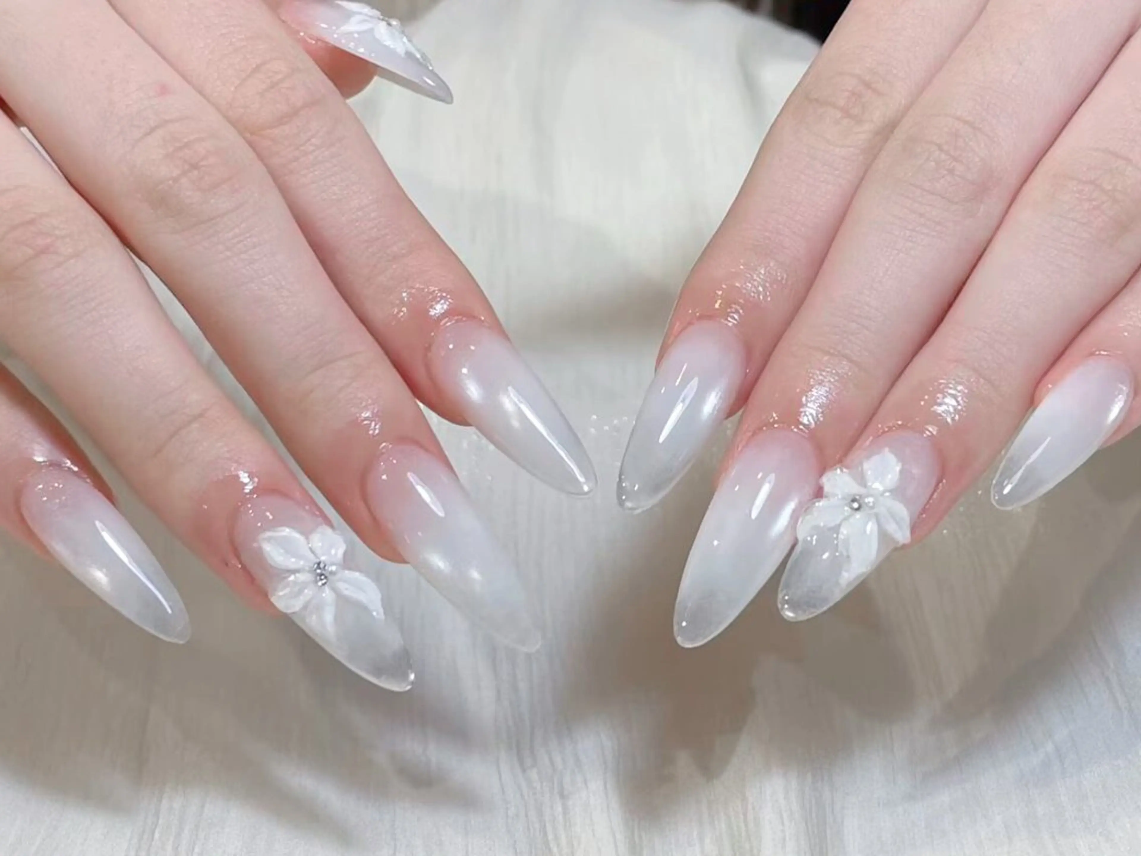 ロング ハンドネイル み ゆのネイルデザイン