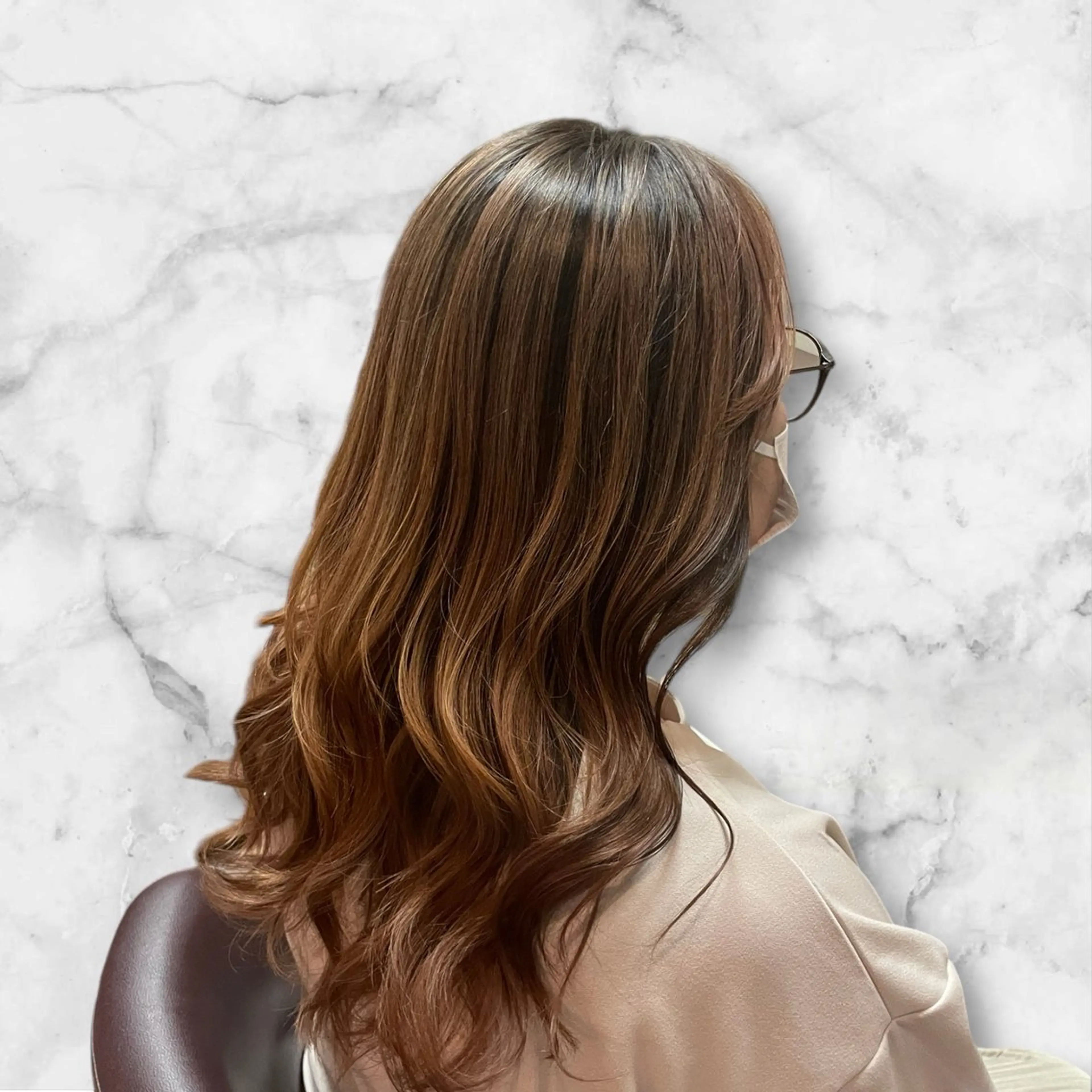 セミロング カラー バレイヤージュ ブリーチ レイヤーカット カット ヘアカラー セルバ所属・HIRORO ブリーチ/ハイトーンのヘアスタイル