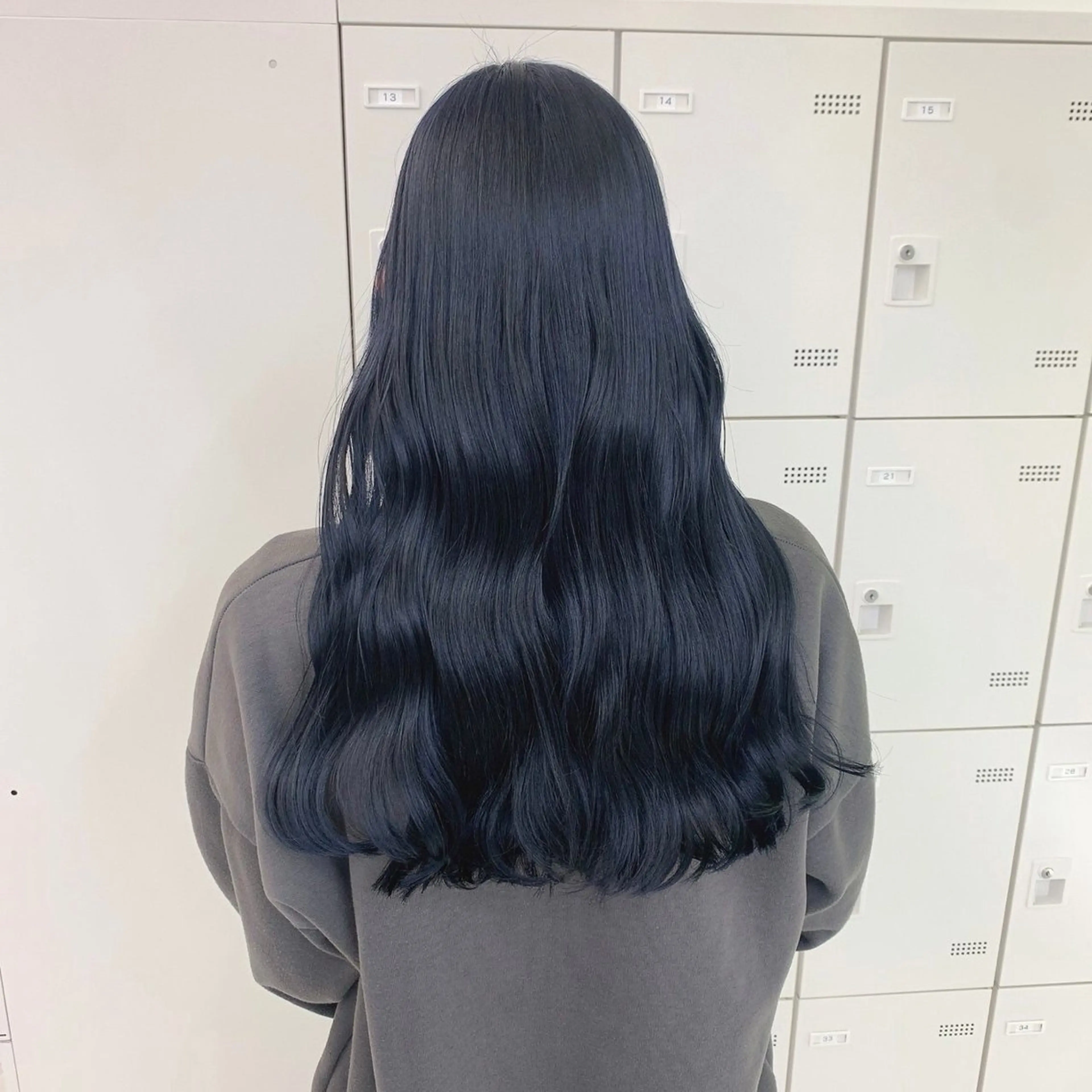 ロング カラー 黒髪 ブルーカラー ブルーブラック 透明感カラー 韓国風カラー ヘアカラー 💙ハイトーン韓国風 色白ヘア💙manaのヘアスタイル