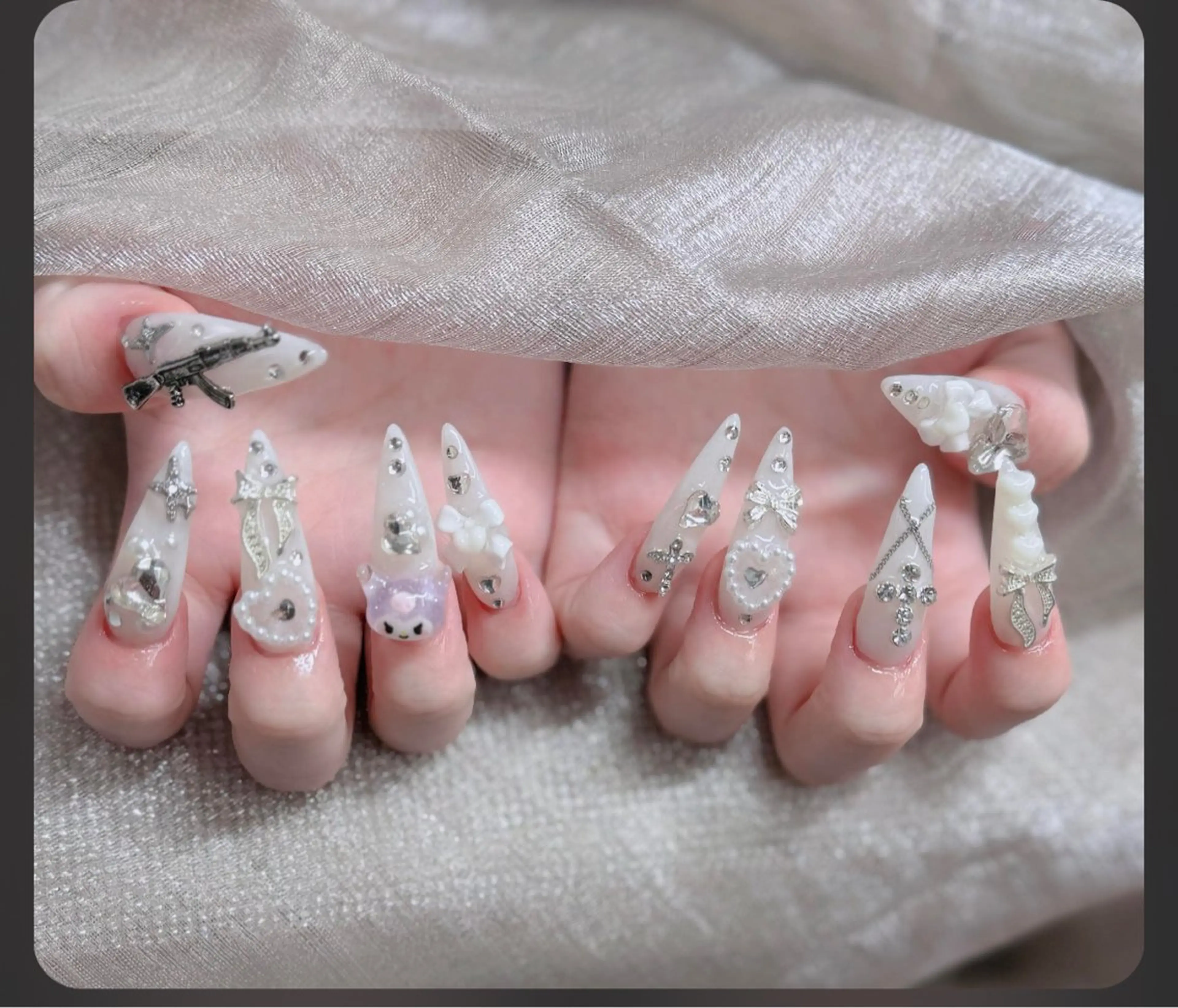 ネイル フレンチネイル ジェルネイル ガラスフレンチ ハロウィン ハート ハンドネイル H.baby Nail Salonのネイルデザイン