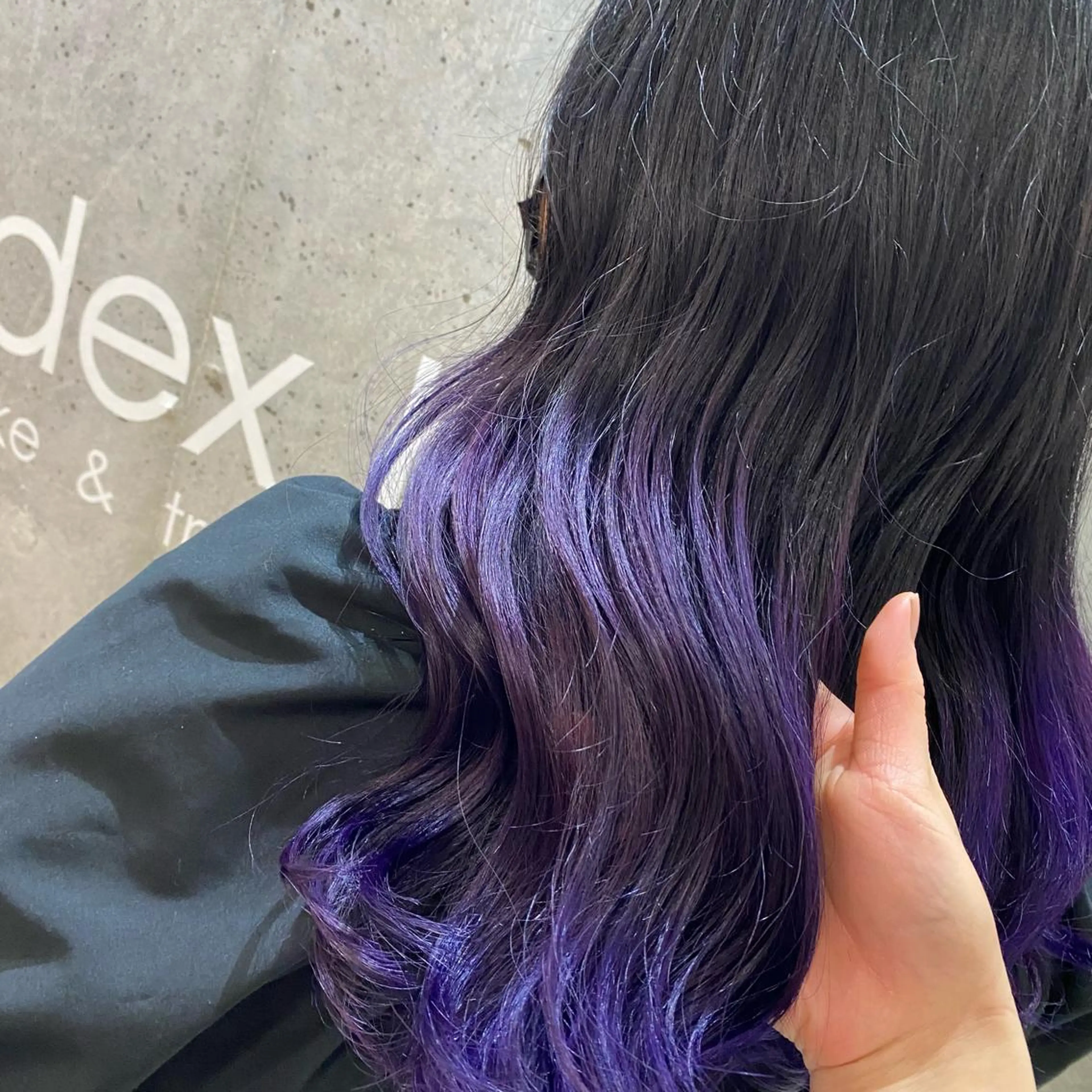 ロング in'dexhair U所属・ブリーチ🌈ハイトー ンカラー ✨アニカ✨のヘアスタイル