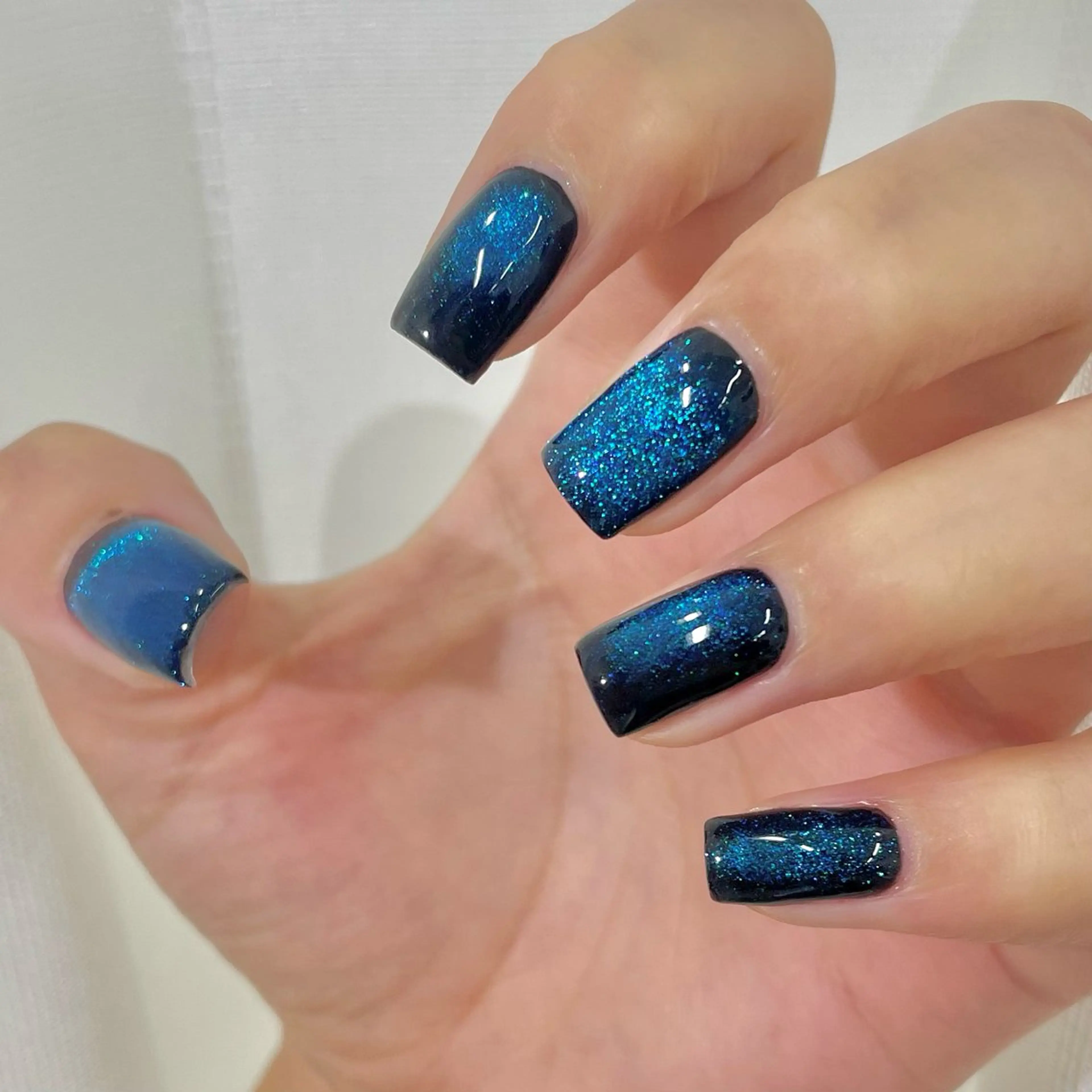 ネイル マグネットネイル 夏 目のネイルデザイン