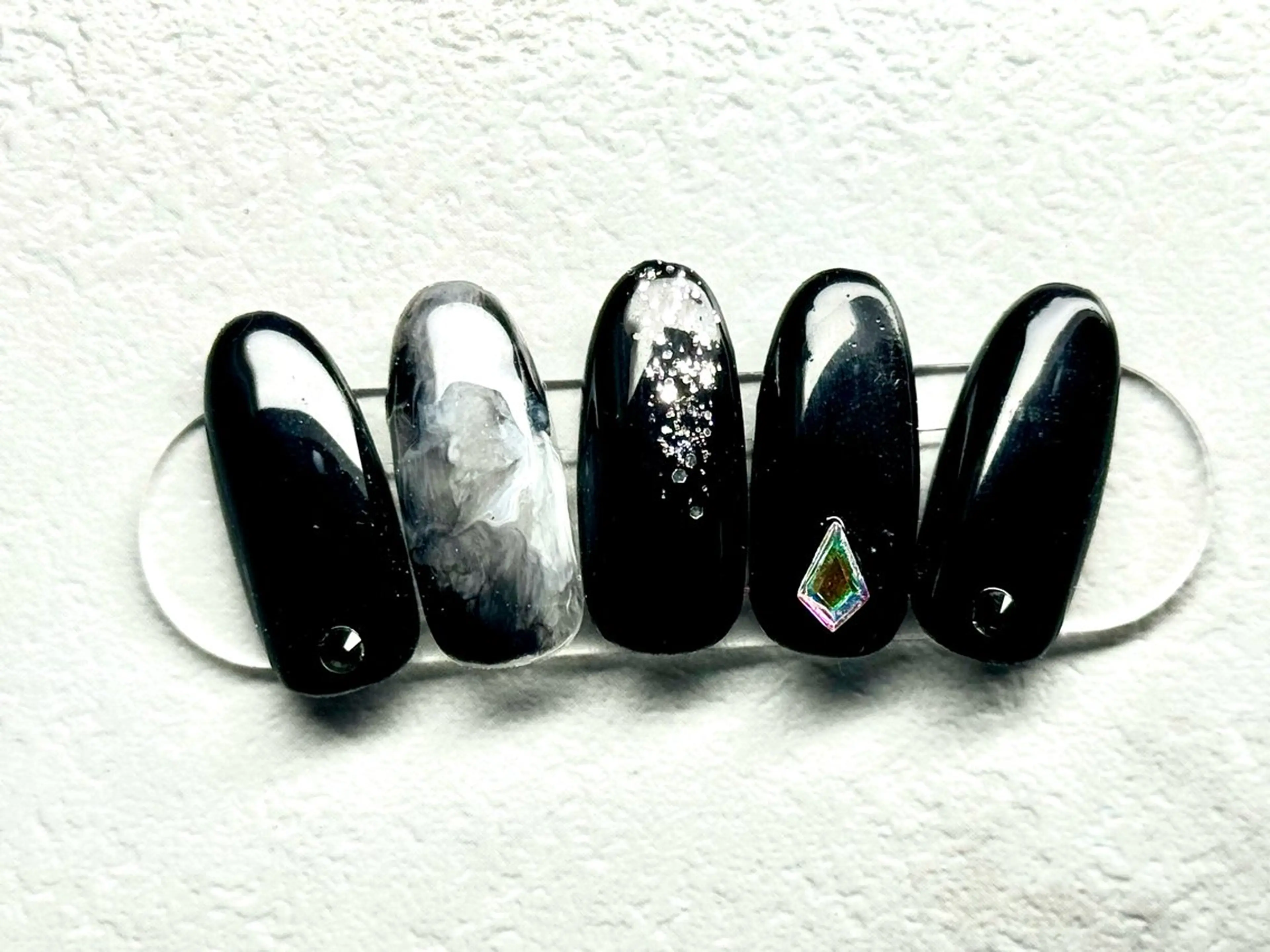 ネイル シルバー MILImili nailのネイルデザイン