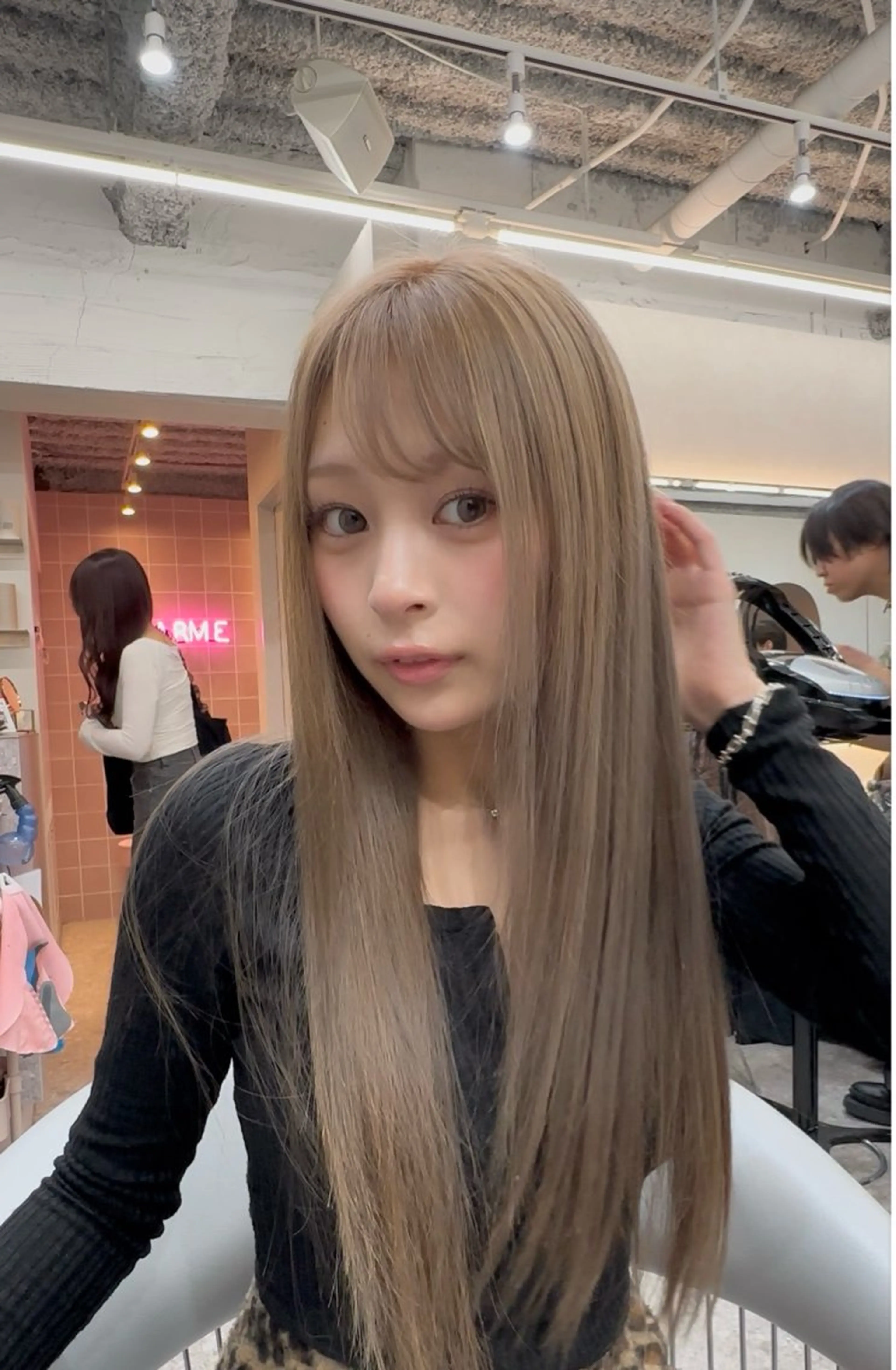 ロング シールエクステ エクステ 顔周りカット ハッシュカット ハイライト カット ヘアカラー トリートメント 新宿/韓国レイヤー/ 髪質改善/佐藤航のヘアスタイル