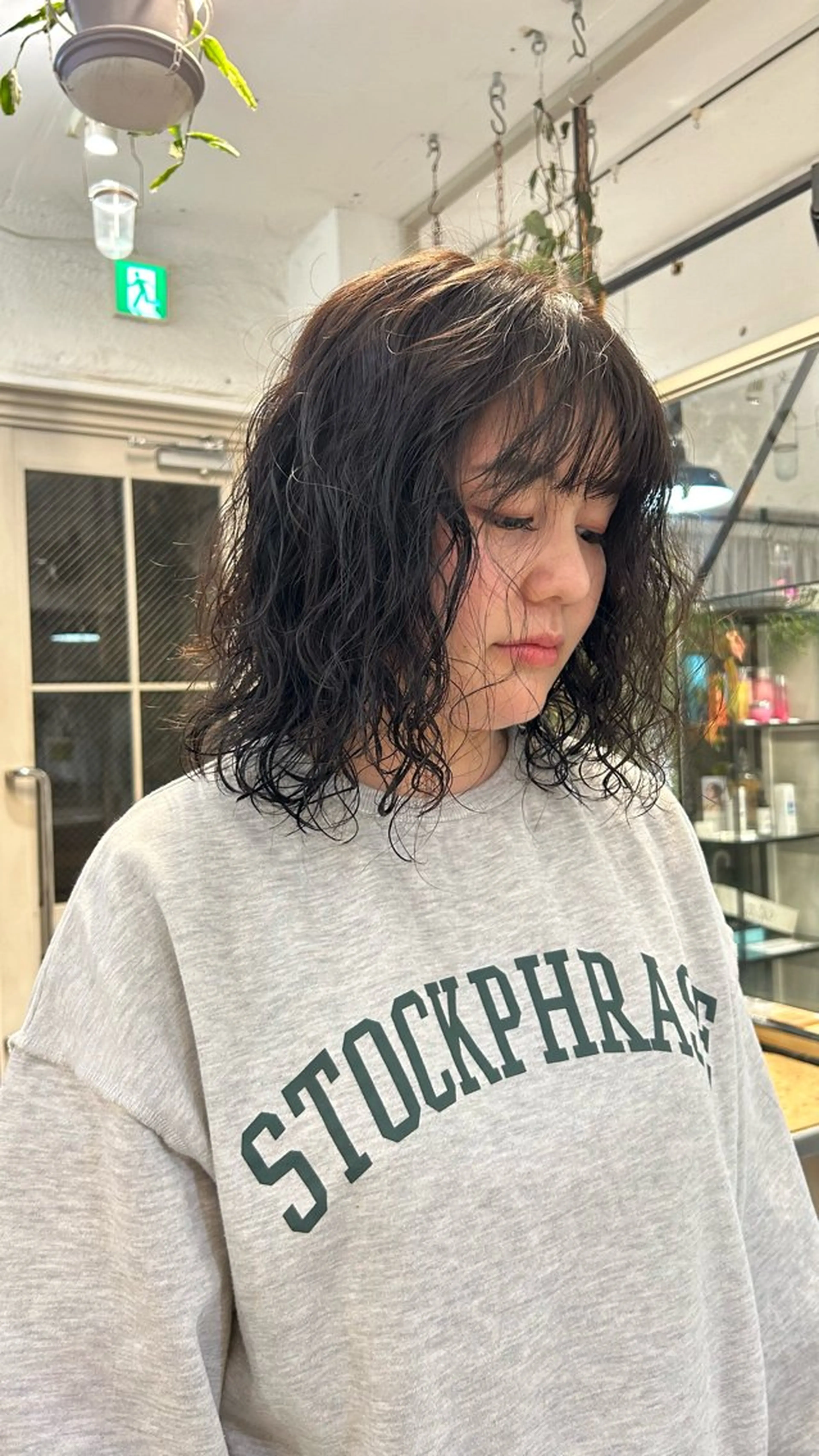 ミディアム パーマ ミディアムパーマ レイヤーカット カット パーマ じゅわっと暖色カラー 🍊Moemiのヘアスタイル