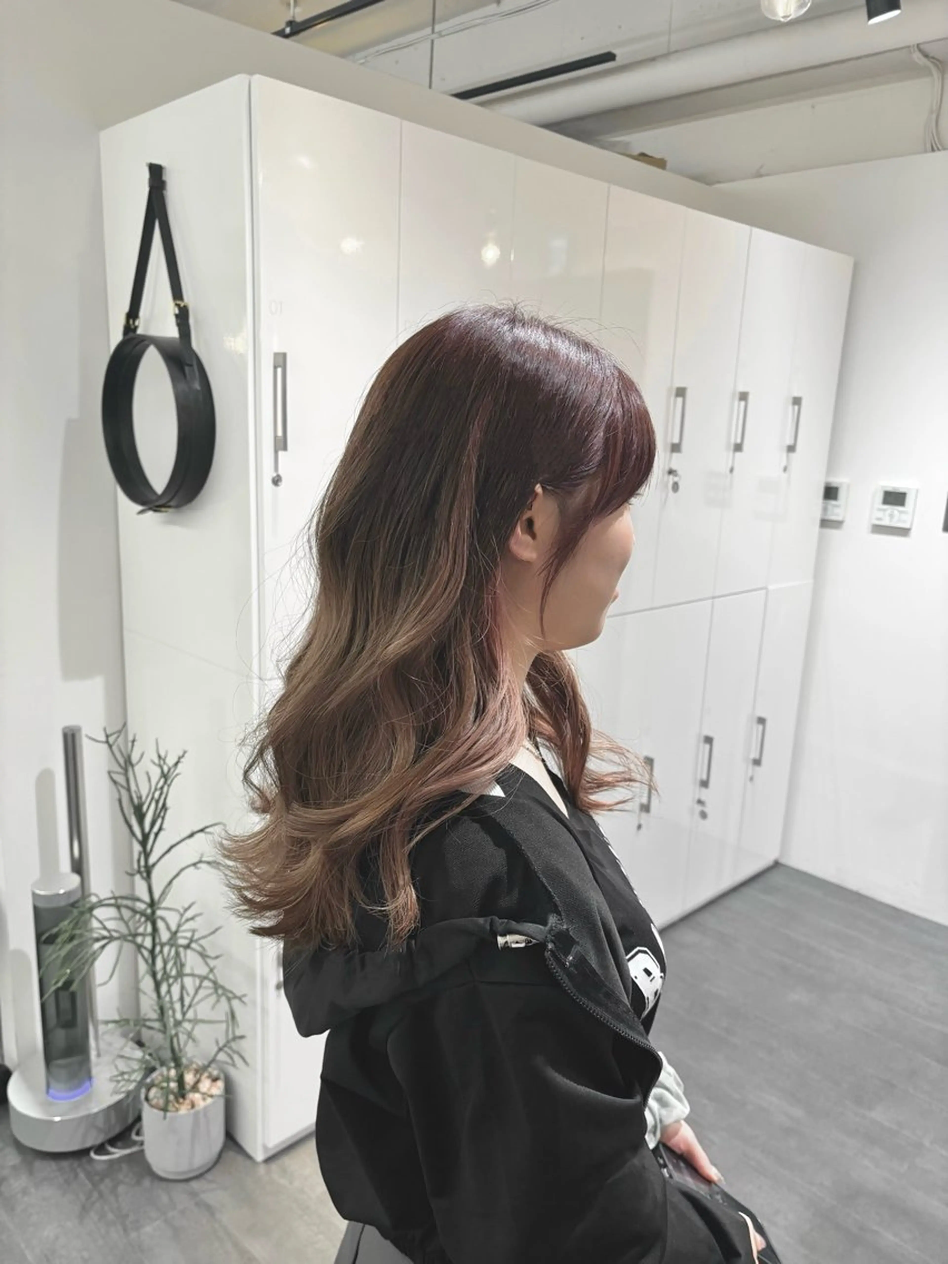 ロング サイドバング 重久 亜美のヘアスタイル