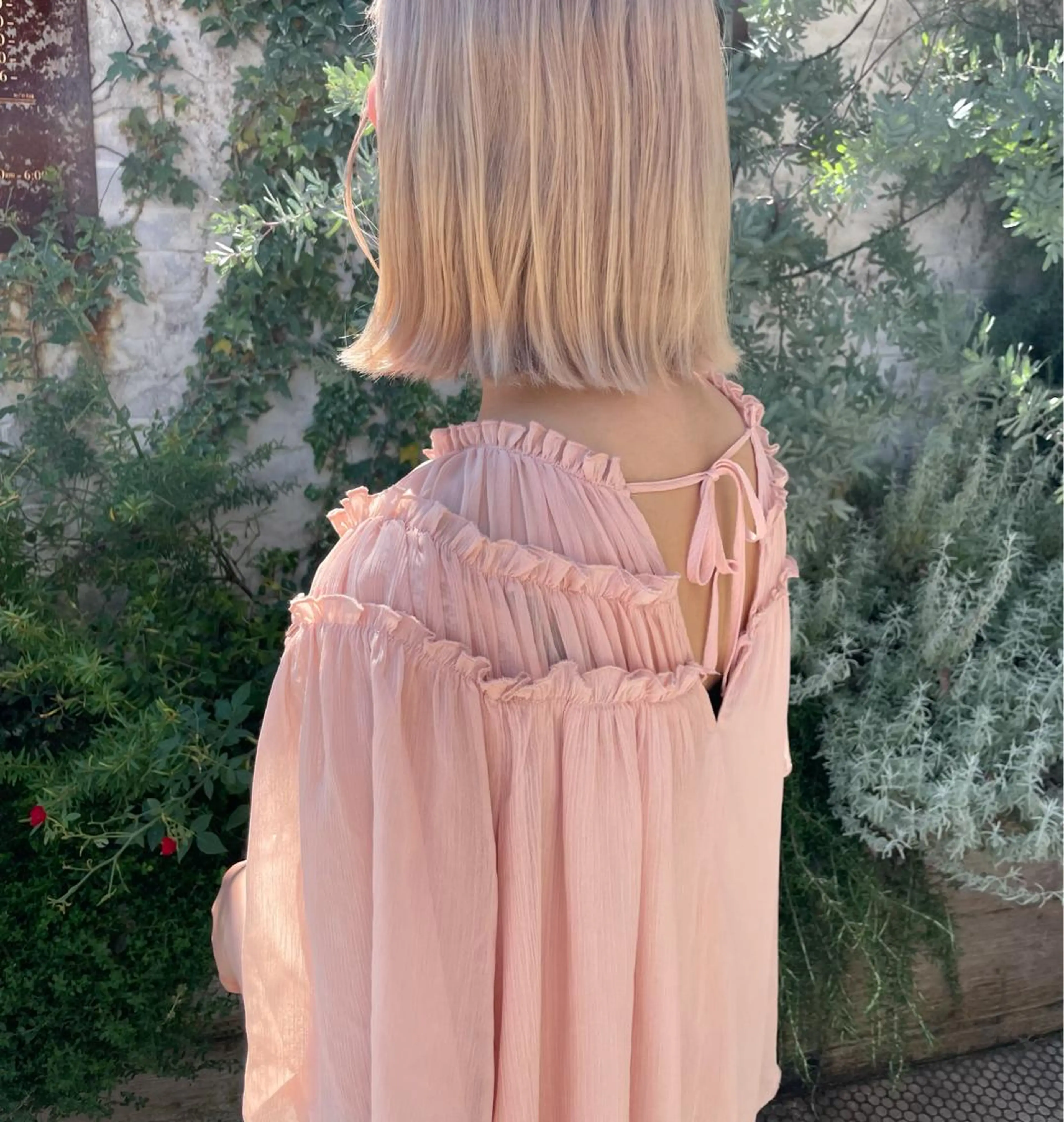 ミディアム カラー 泊 紗羅のヘアスタイル