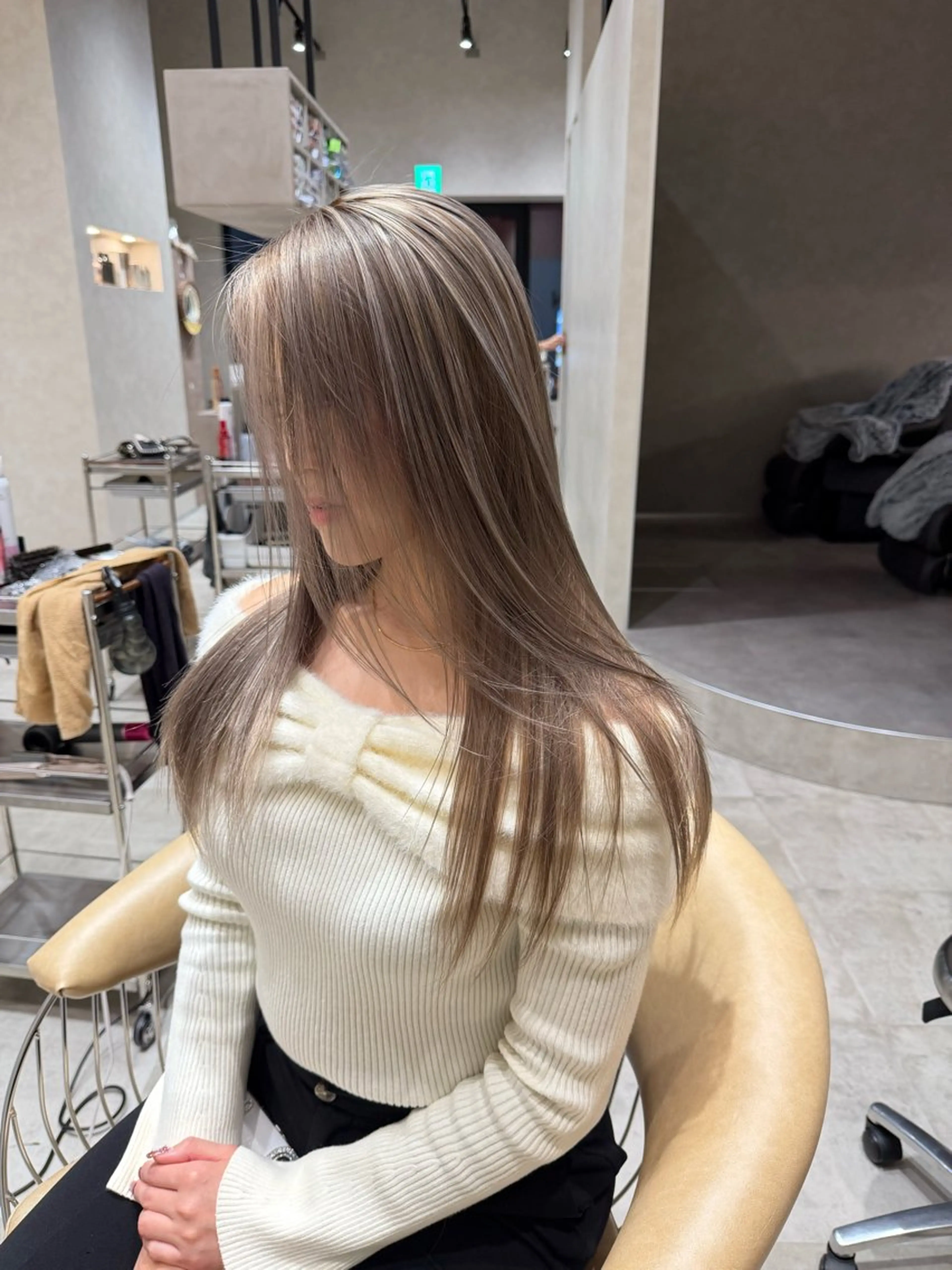 ロング カラー ブリーチ ハイライトカラー ハイライト ヘアカラー トリートメント 盛れるカットカラー DEAN豊橋店のヘアスタイル
