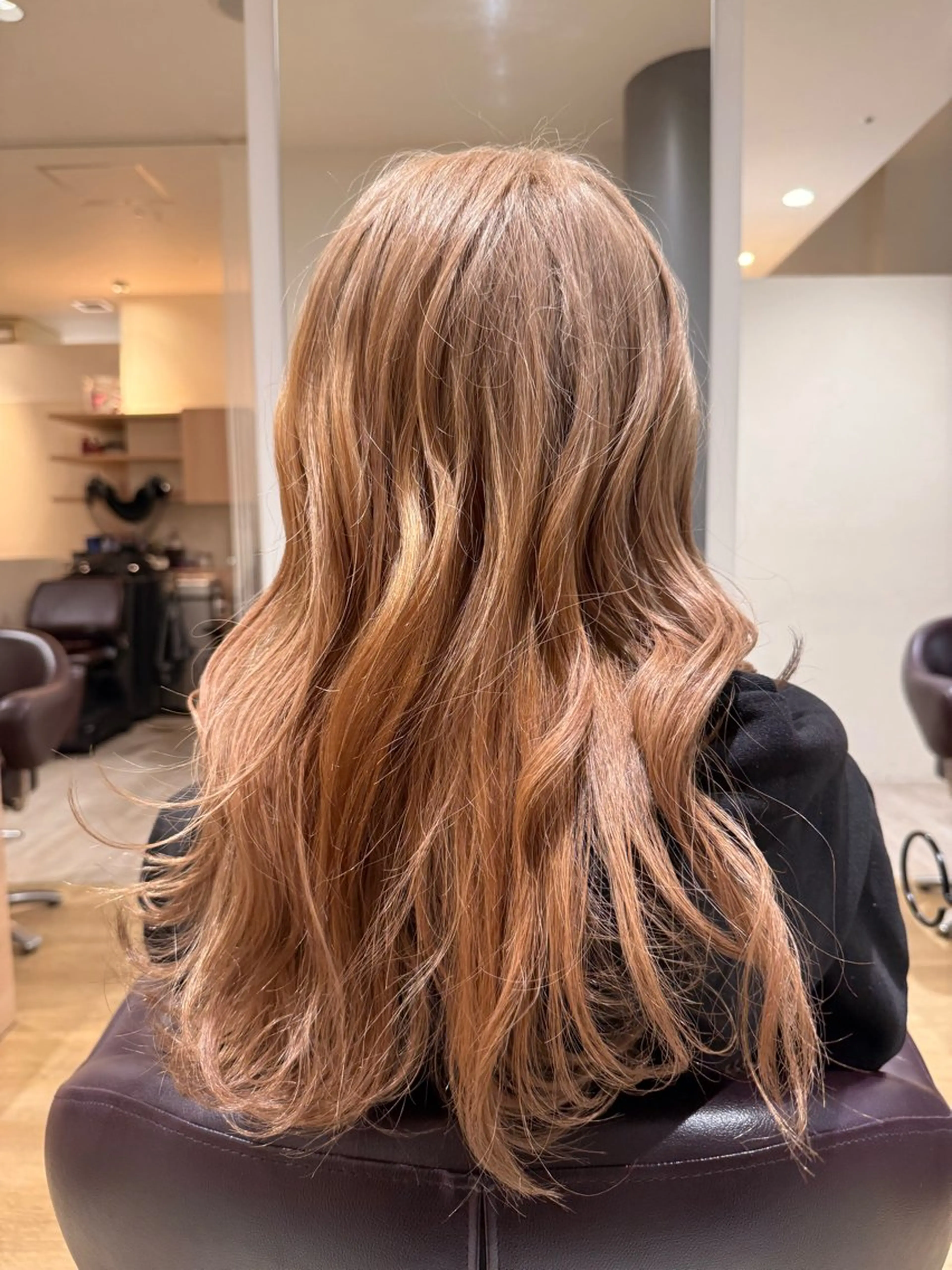 ロング カラー ベージュカラー 透明感カラー ミルクティーベージュ デート ロング カット ヘアカラー 似合わせショート 鈴木豊のヘアスタイル