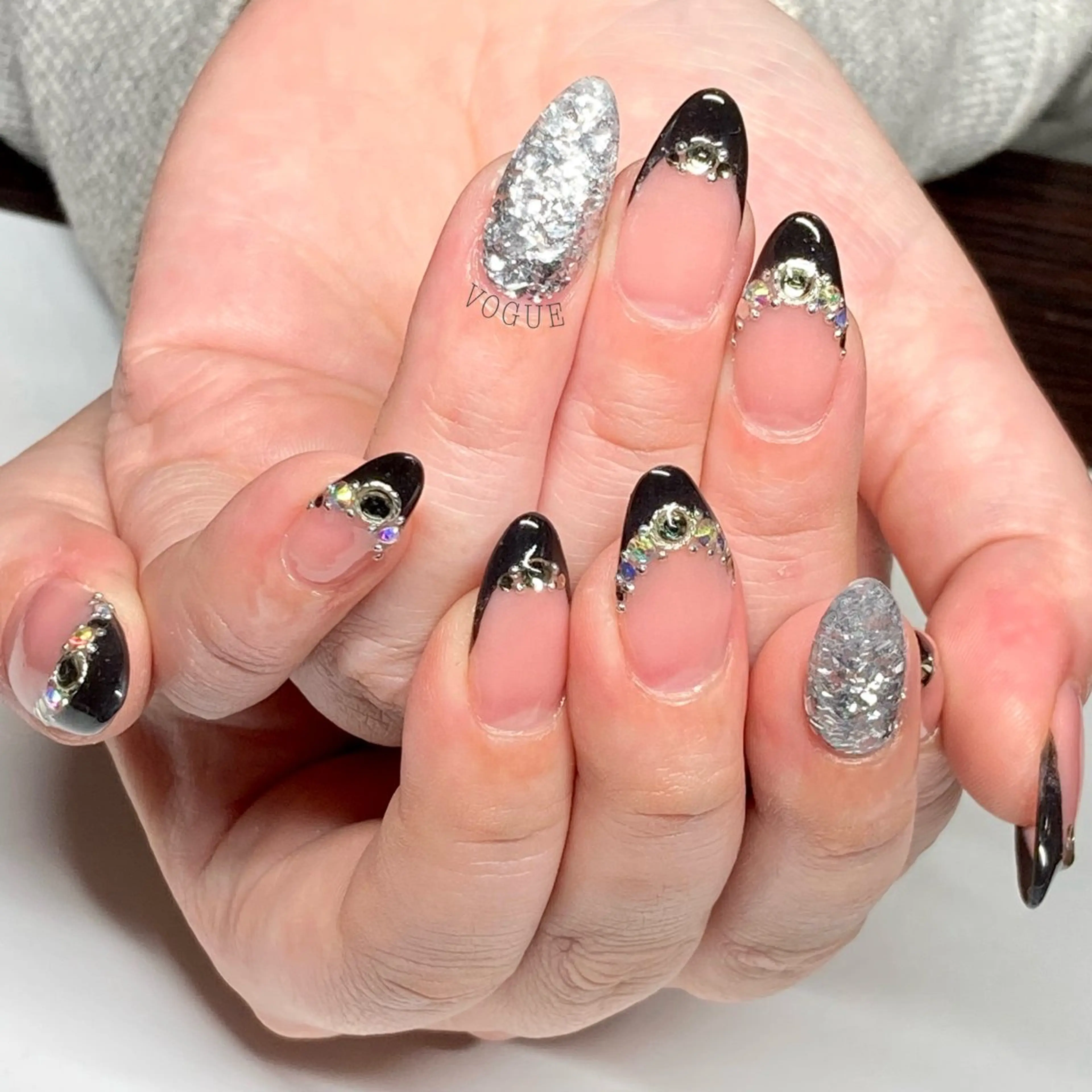 ネイル ハンドネイル VOGUE ×SWANのネイルデザイン
