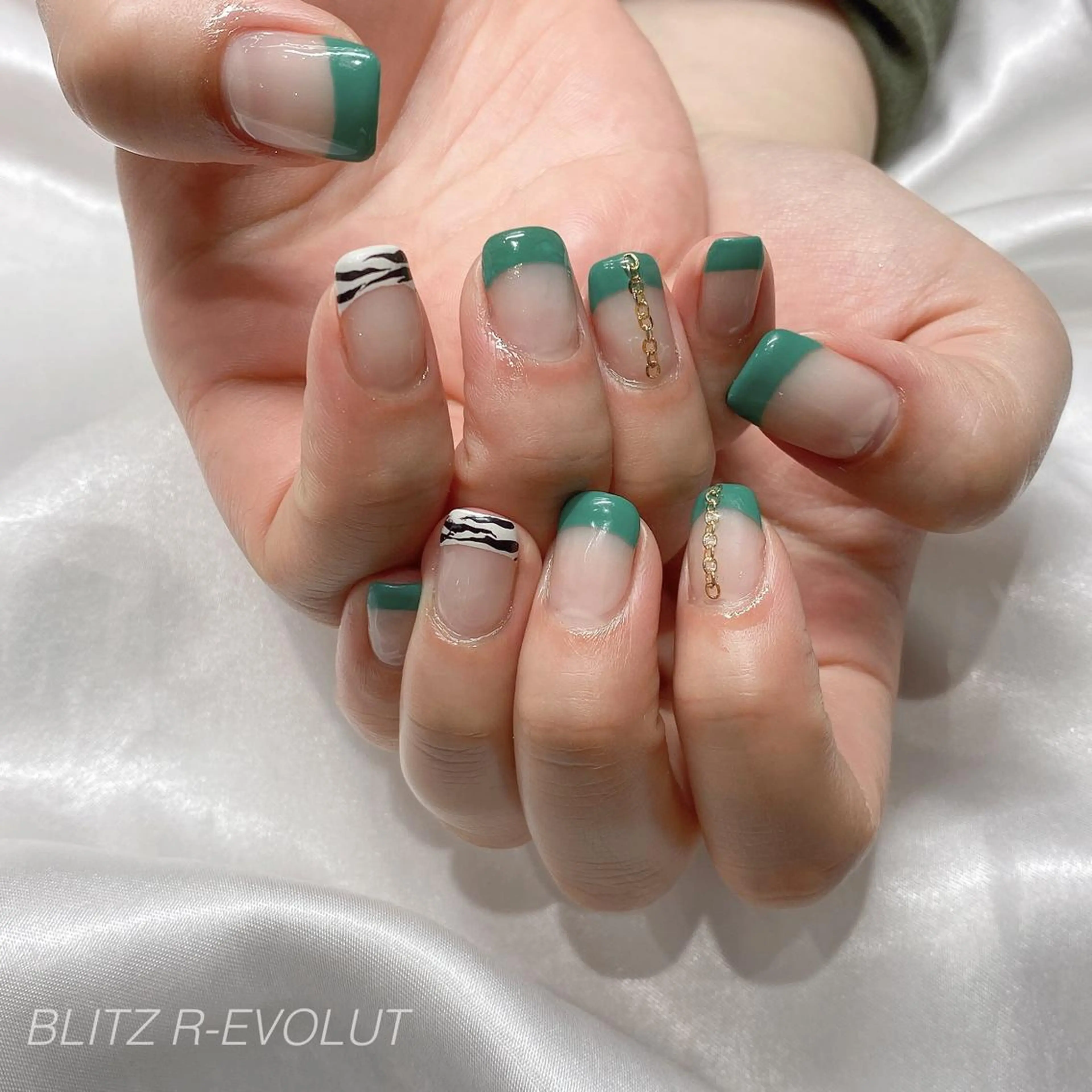 ネイル ☁️BLITZ 🎀笠原雪音🎀のネイルデザイン