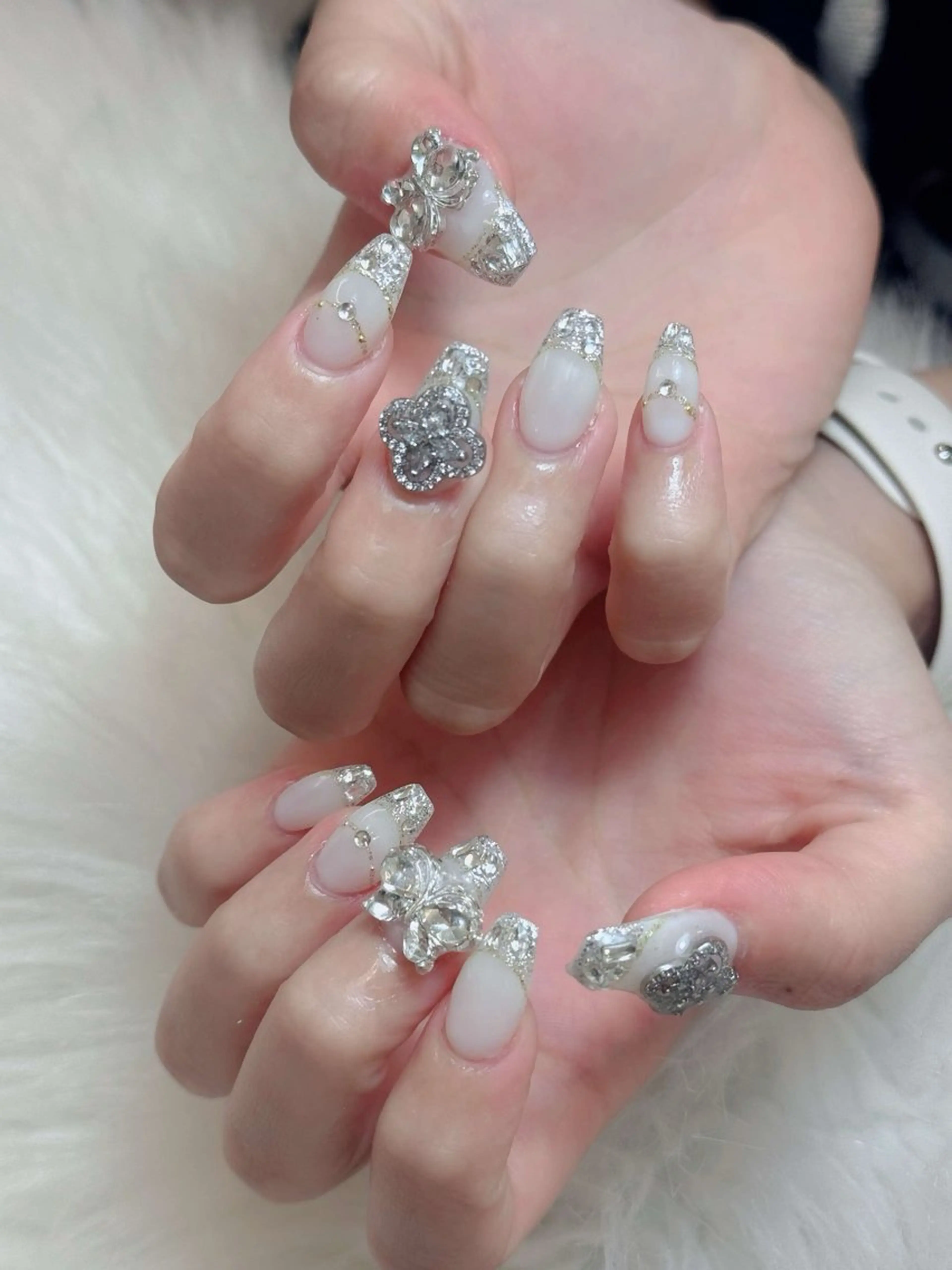 ネイル オーロラネイル チークネイル 長さ出し フットネイル フレンチネイル Anh 歌舞伎町のネイルデザイン