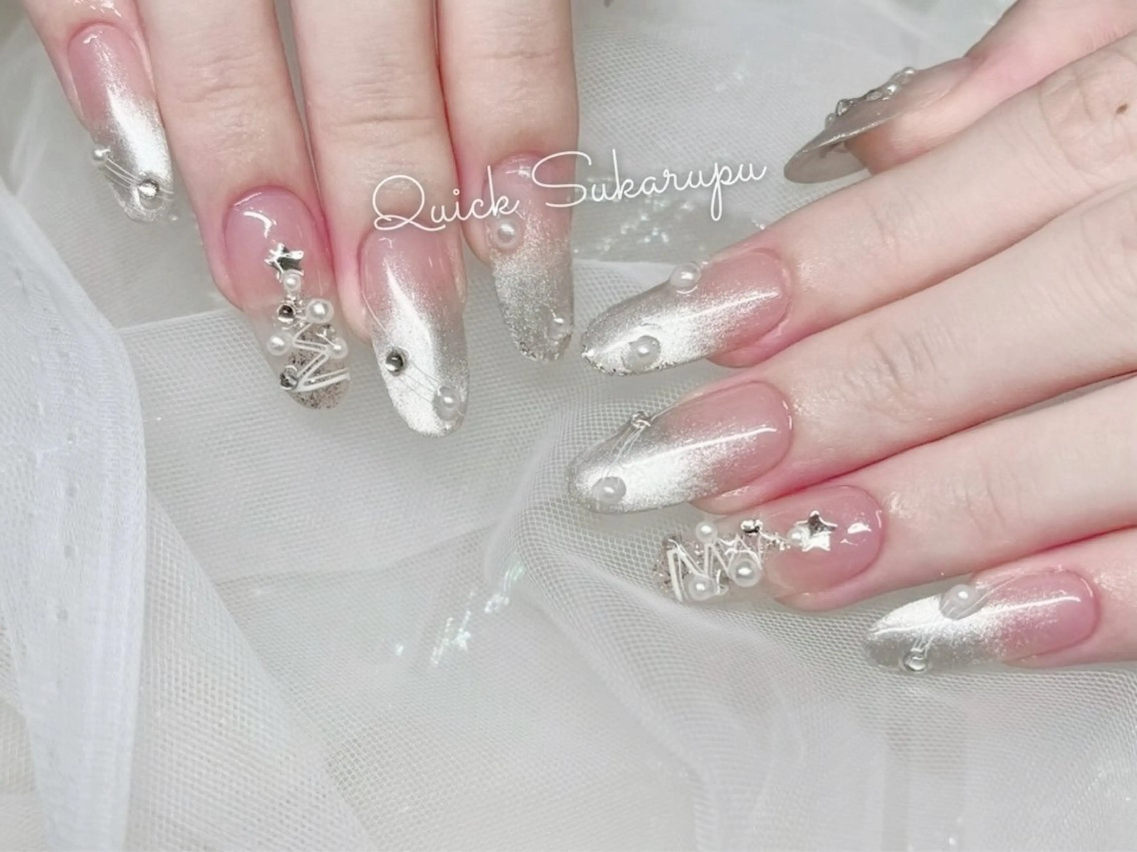 ミディアム ハンドネイル Quick Sukarupu 高田馬場店所属・Quick Sukarupuのネイルデザイン