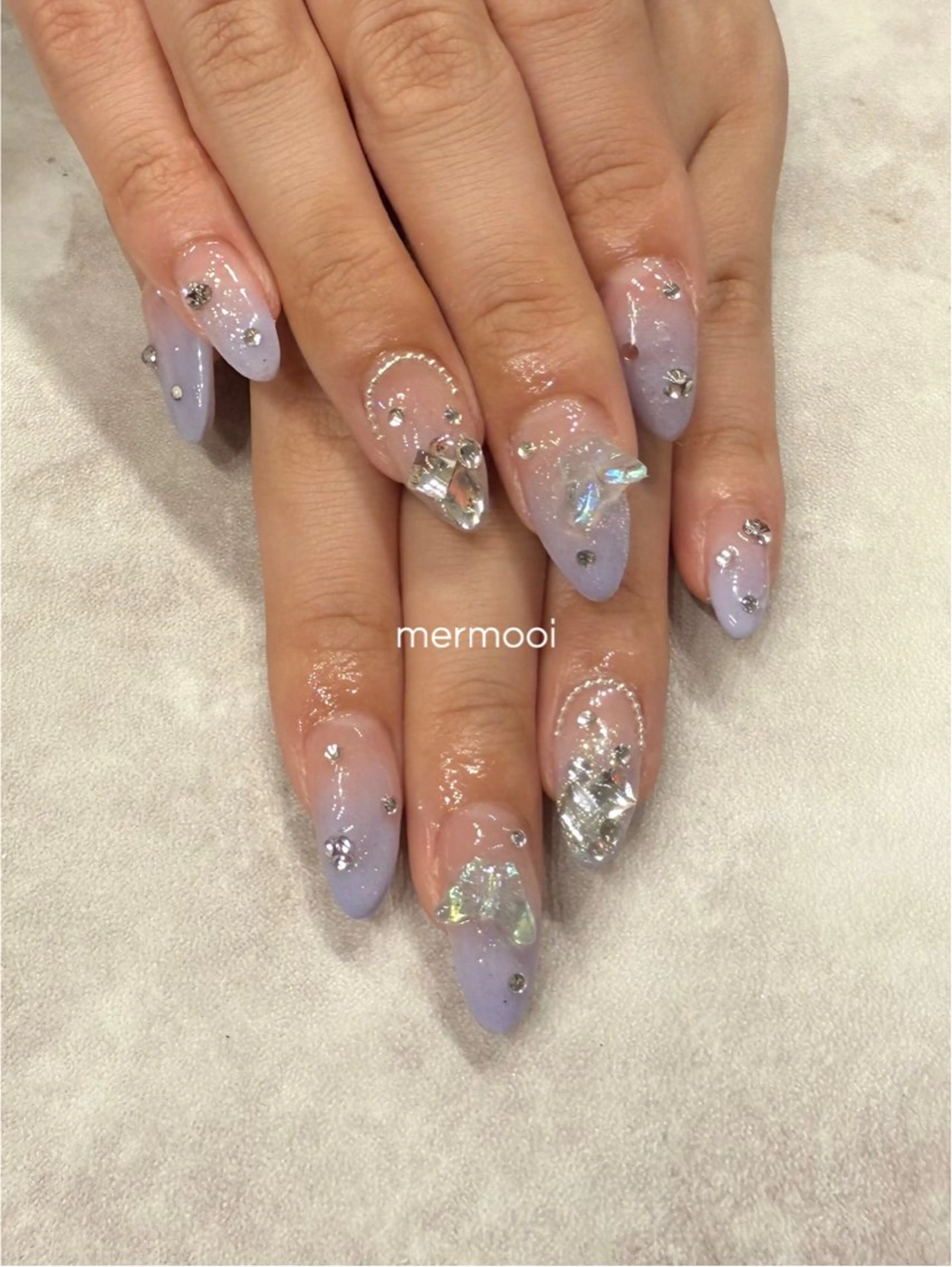 ネイル ジェルネイル グラデーション キラキラネイル パラジェル パープル ハンドネイル melu所属・melu yukikoのネイルデザイン