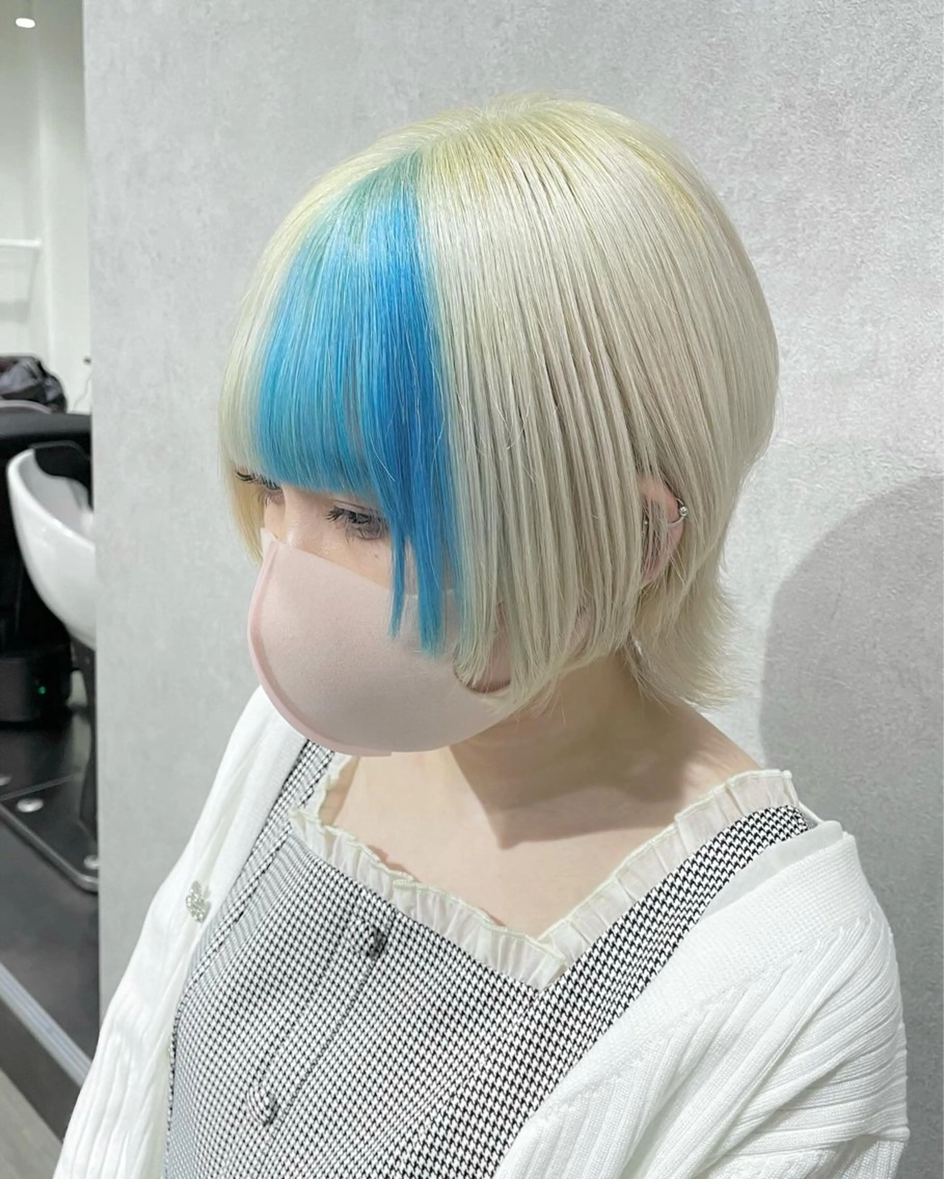 ショート カラー ヘアアレンジ ショートボブ ベージュカラー ブリーチ ヘナカラー ホワイトベージュ カット ヘアカラー トリートメント ヘアセット シェアサロン〜糸ito〜所属・Hiro ヒロのヘアスタイル