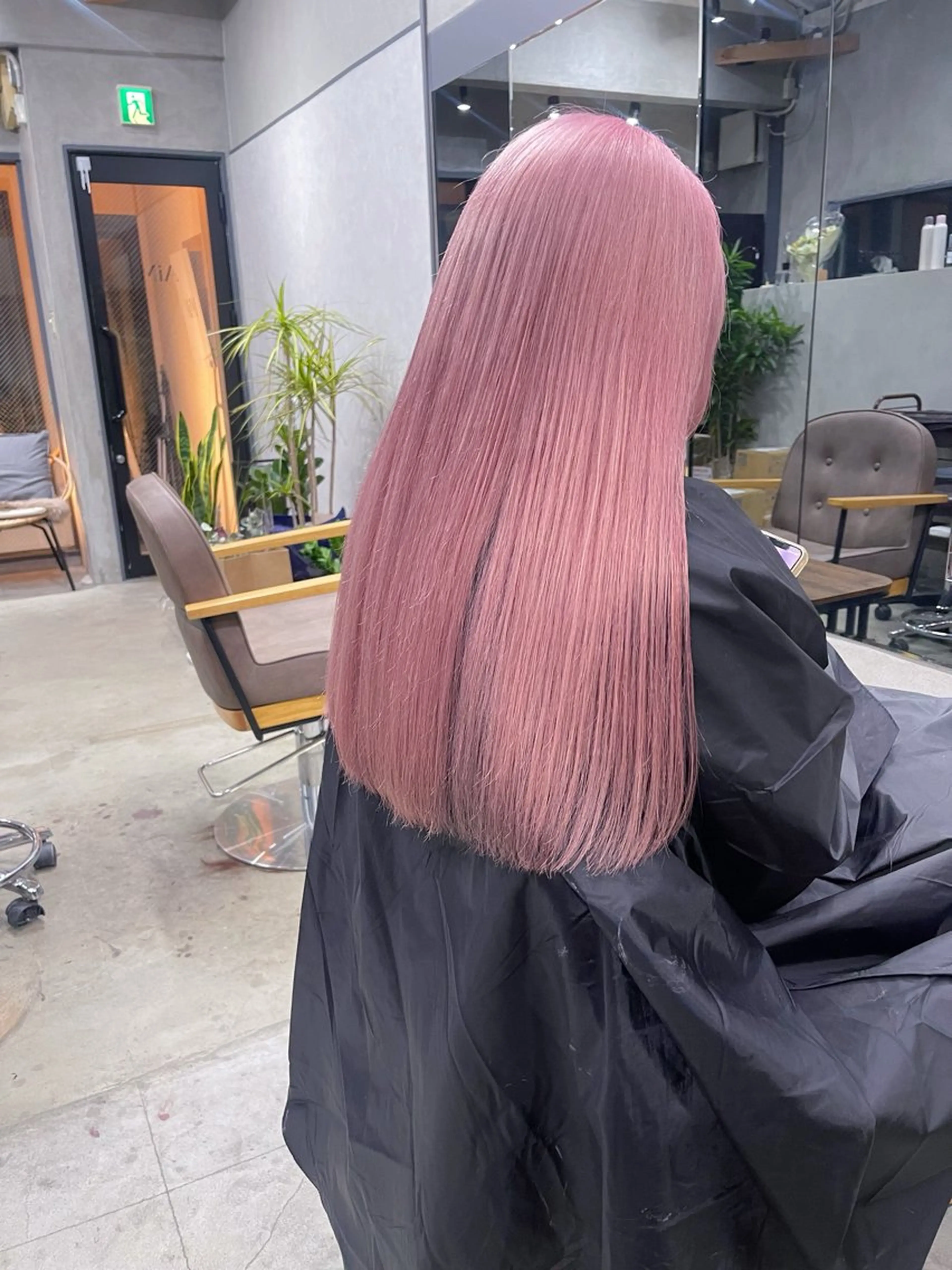 セミロング カラー ハイトーンカラー ピンクカラー ヘアカラー トリートメント AiM 大名　似合わせカットのヘアスタイル