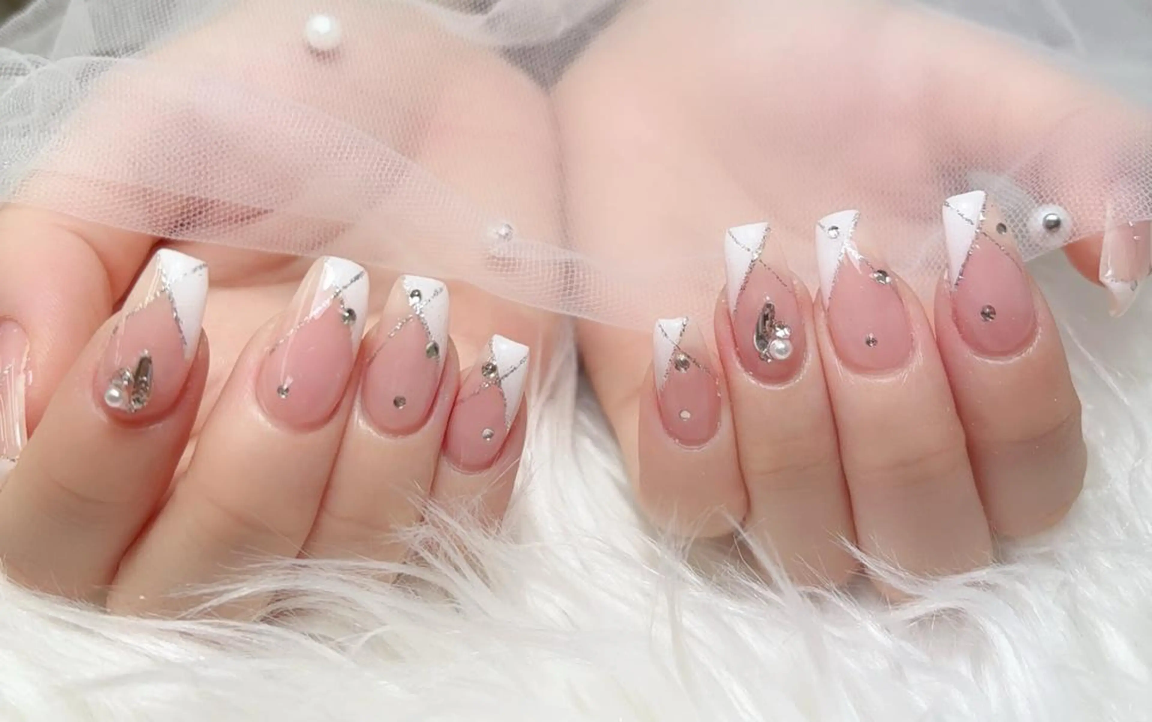 ネイル U nail 🩷 高田馬場店のネイルデザイン