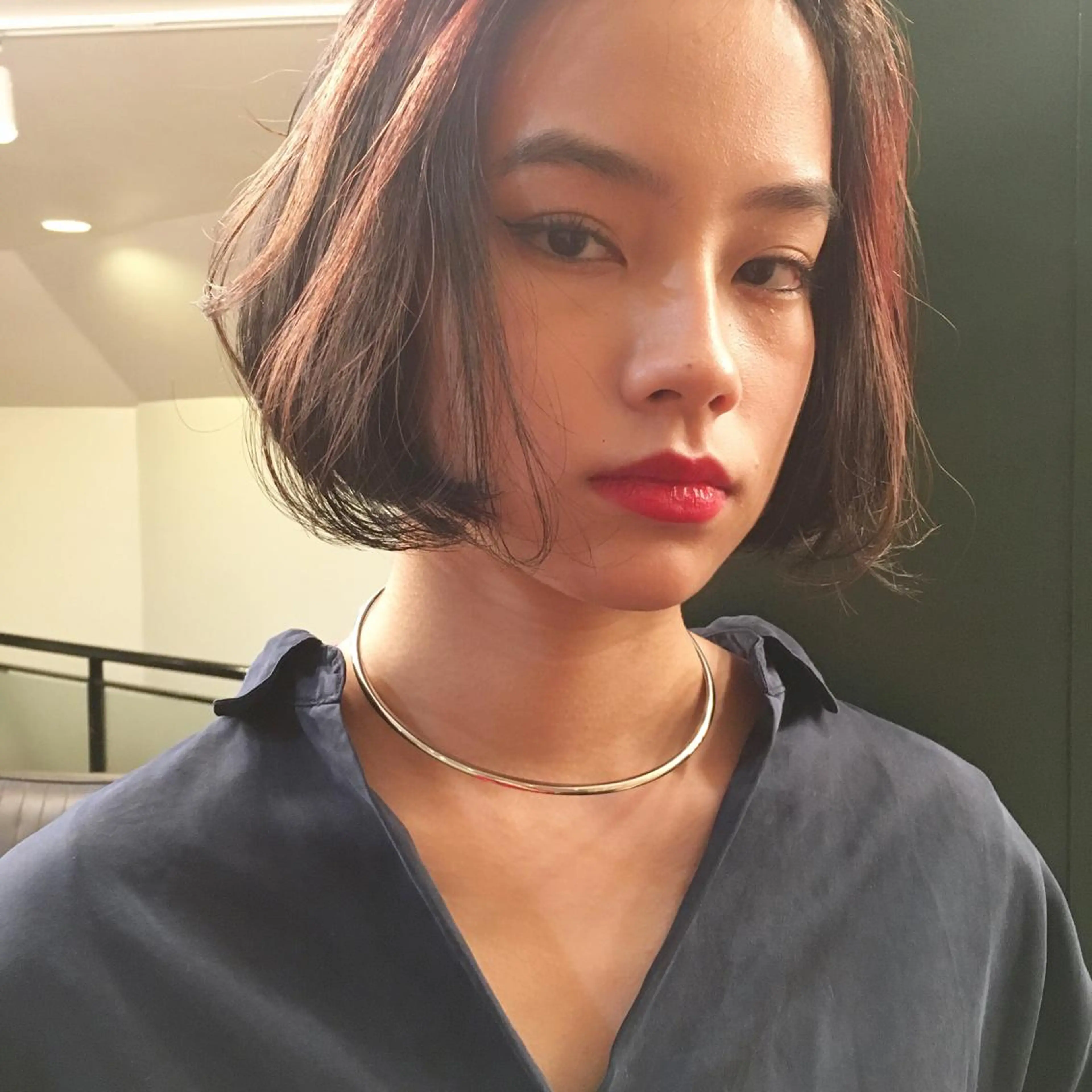 ショート カラー 顔周りカット カット ヘアカラー 吉川 愛美李のヘアスタイル