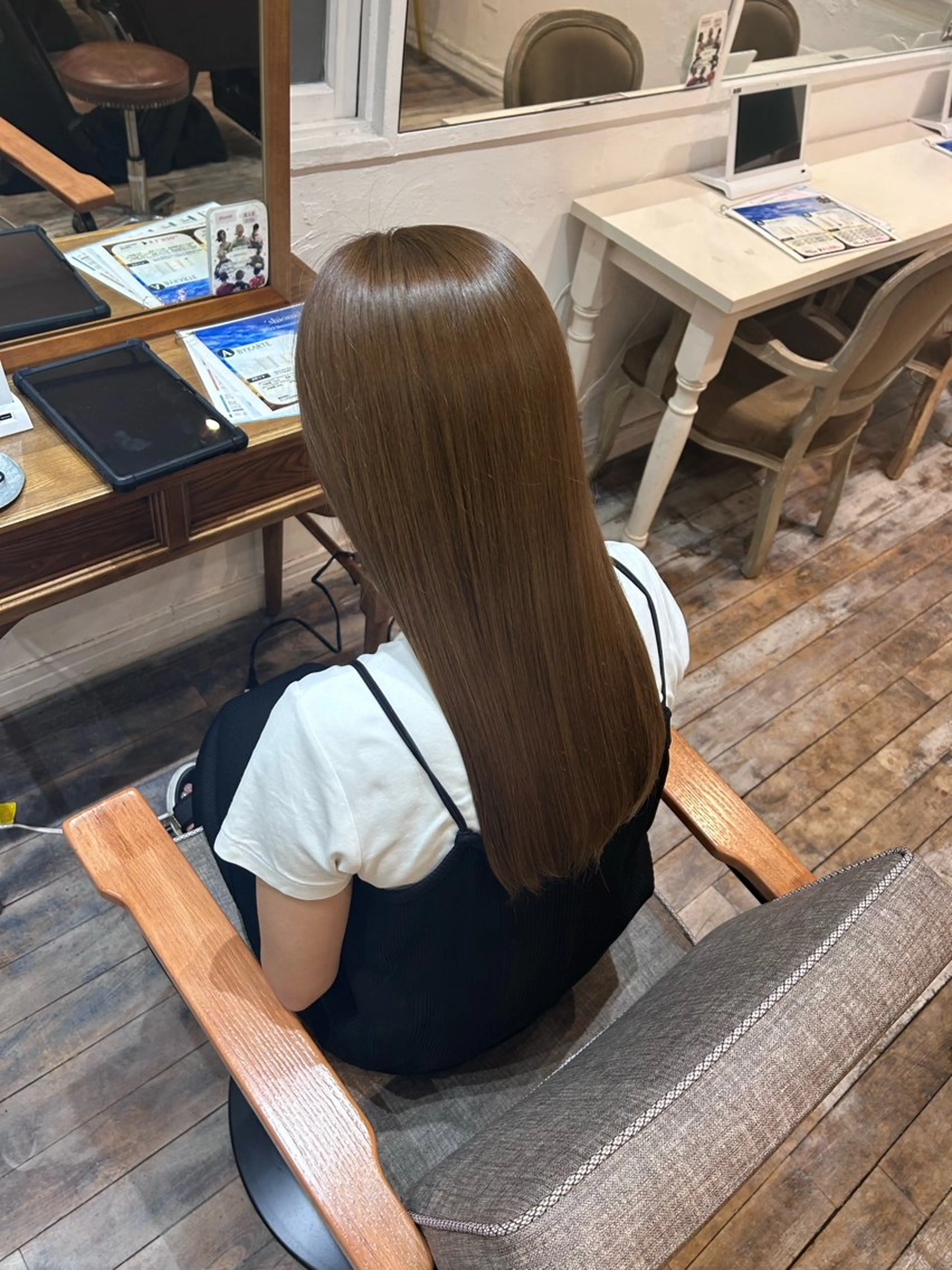 ロング カラー 山尾 涼華のヘアスタイル