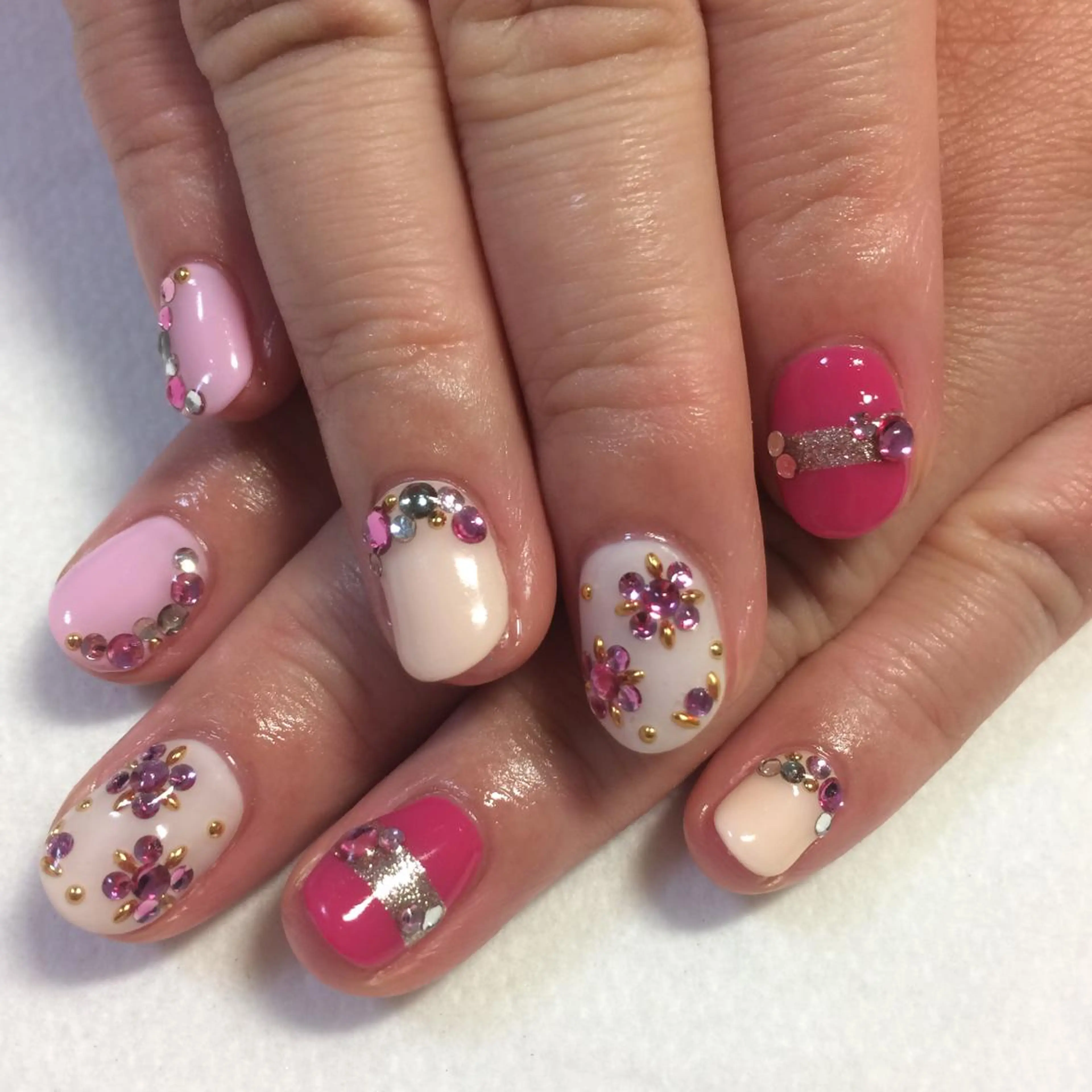 ネイル VIOLUS所属・VIOLUS 関目のネイルデザイン