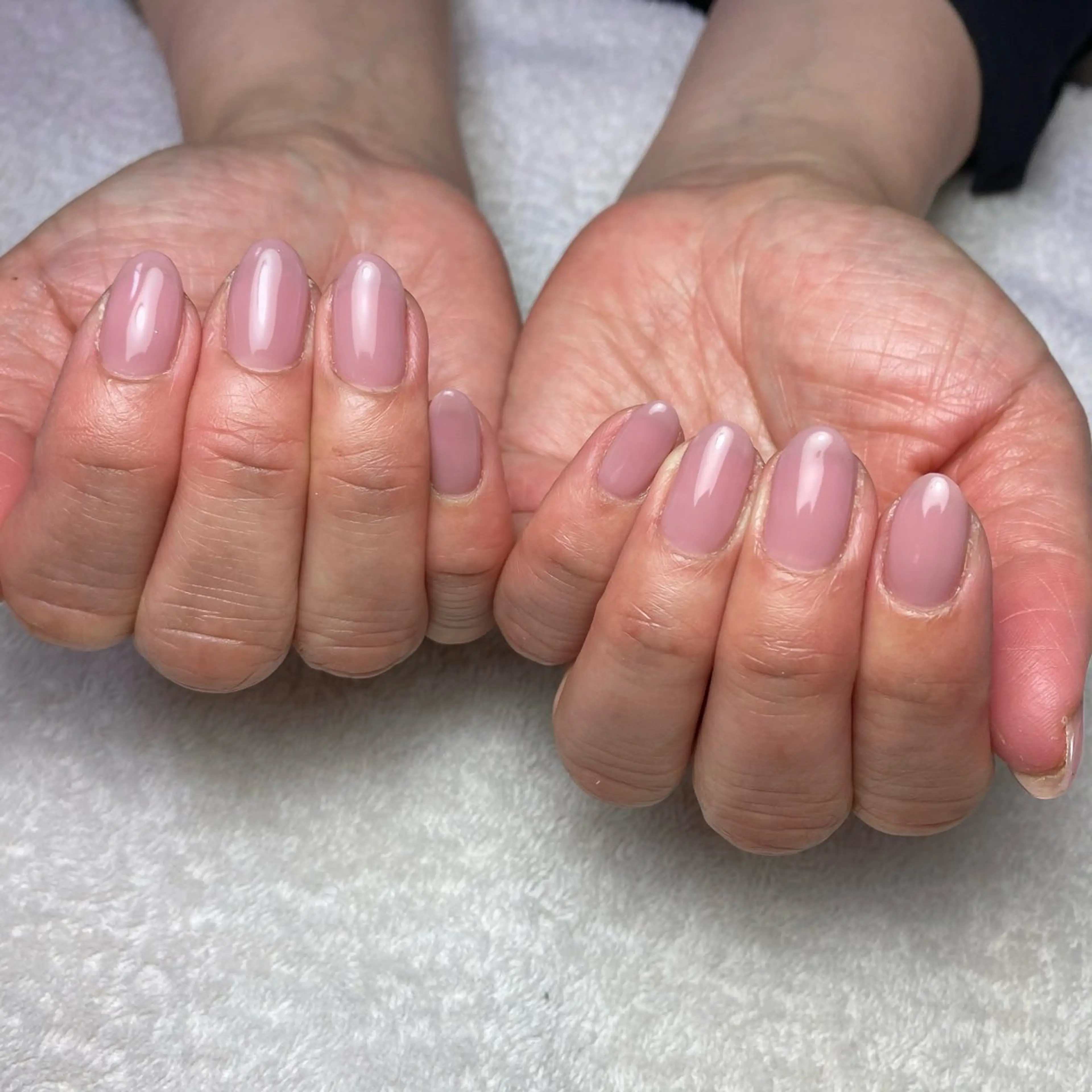 ネイル ジェルネイル ピンク シンプルネイル ハンドネイル COCO+所属・COCO +のエステ・リラクイメージ