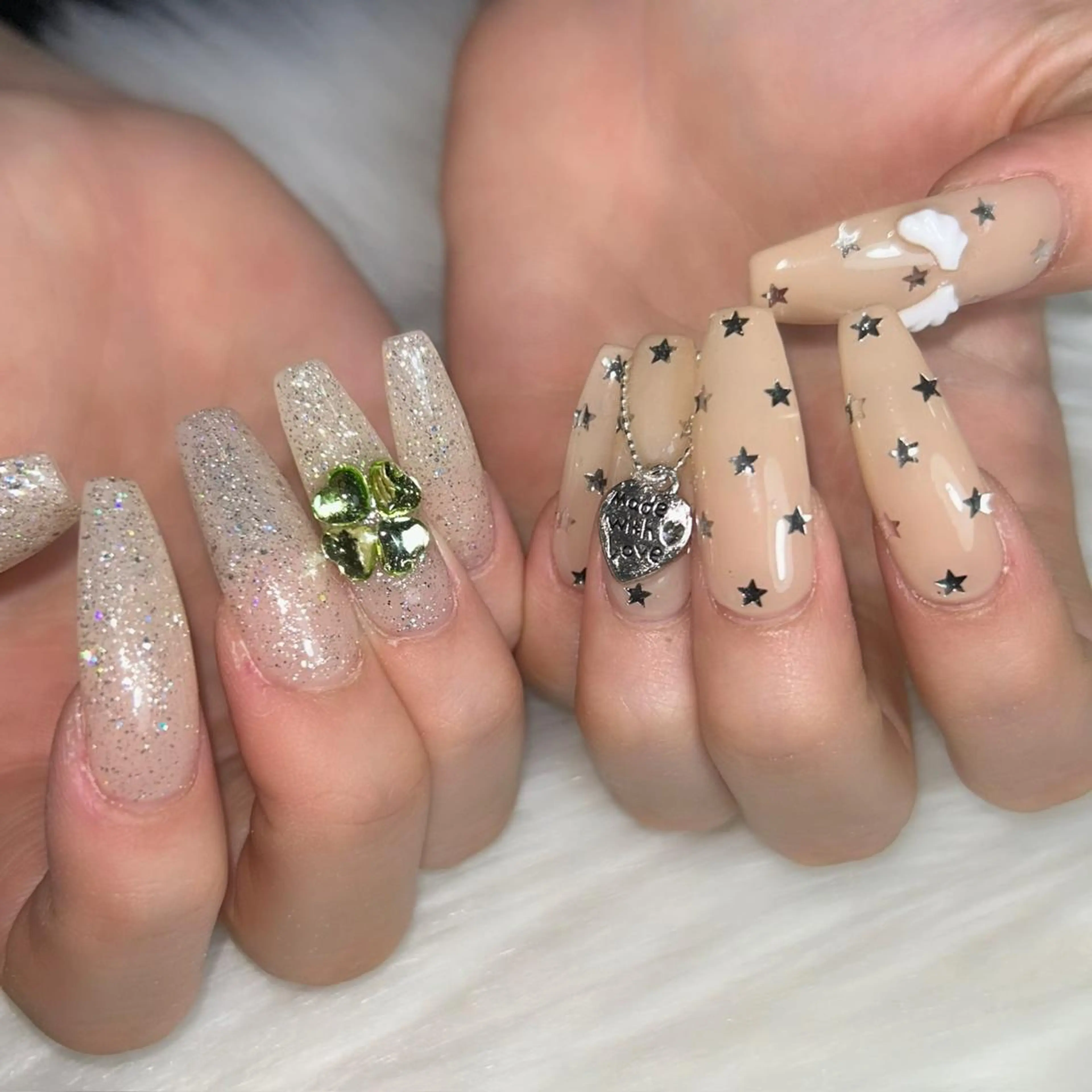 ネイル ストーンネイル ハンドネイル ＲＥＢＥＳＴ nailのネイルデザイン