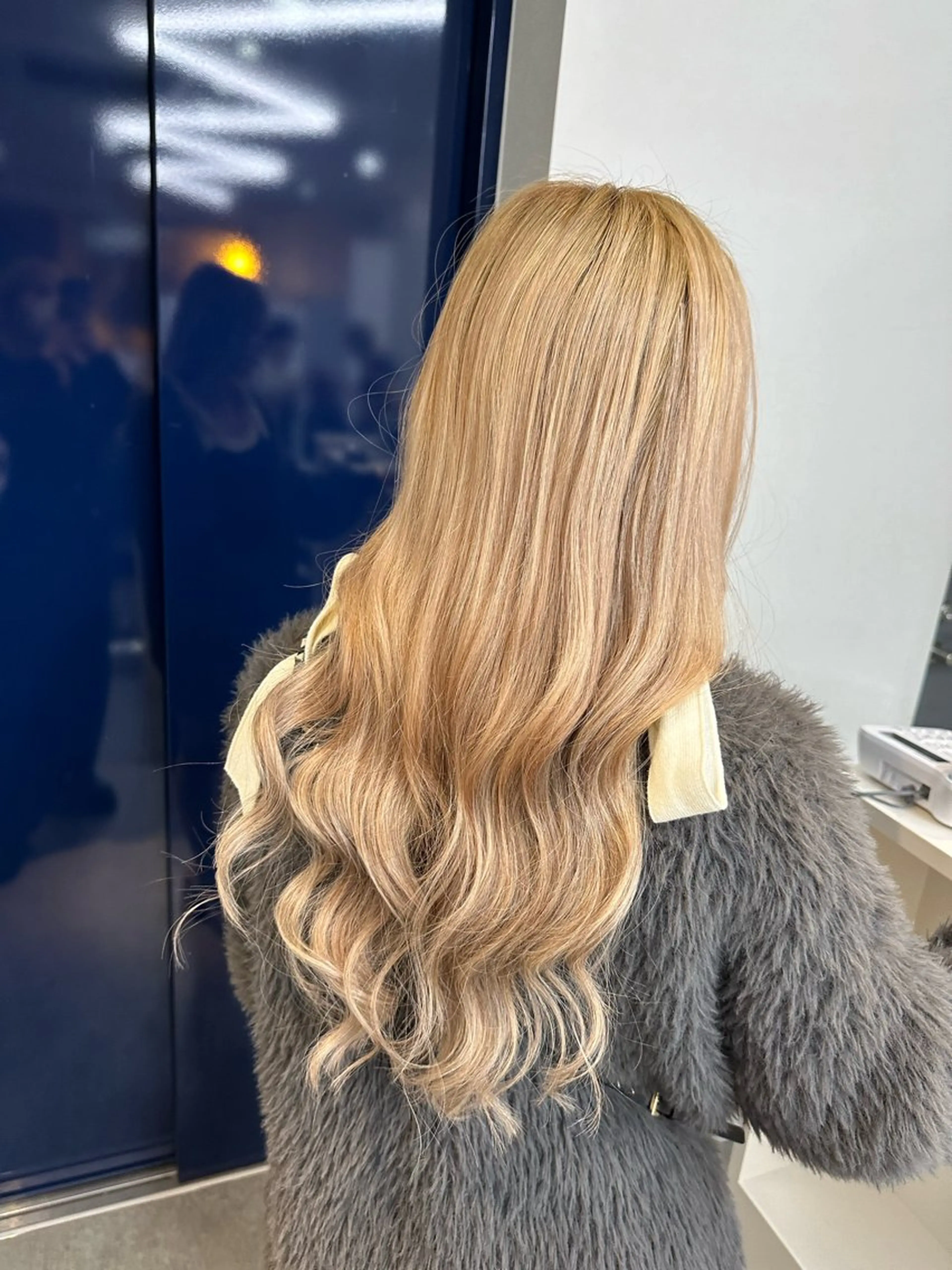 ロング ヘアカラー エクステ 韓国ヘア×ハイトーン AYA💫のヘアスタイル