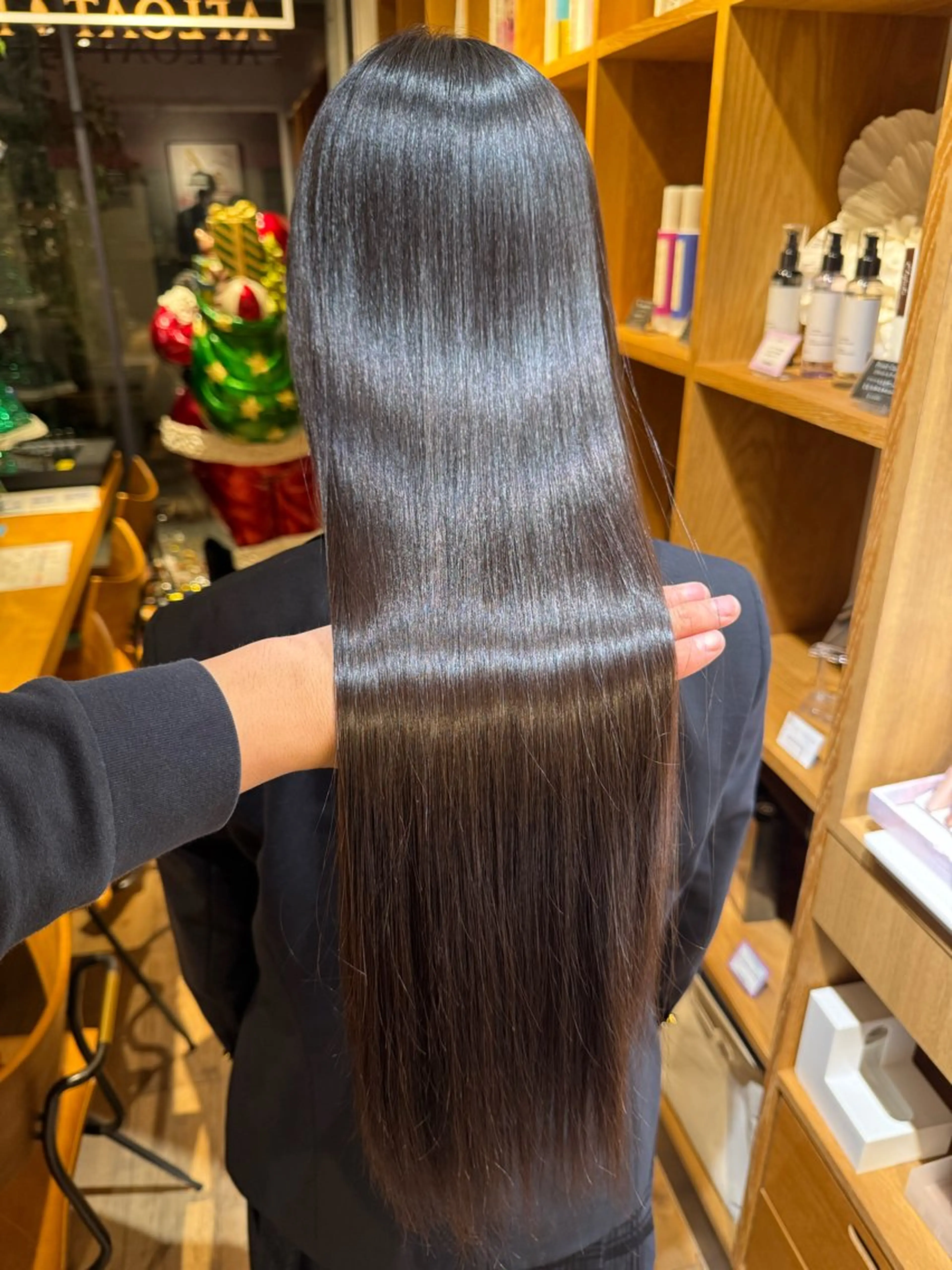 セミロング ヘアカラー トリートメント afloatkobe所属・美髪/髪質改善 川口凌弥のヘアスタイル