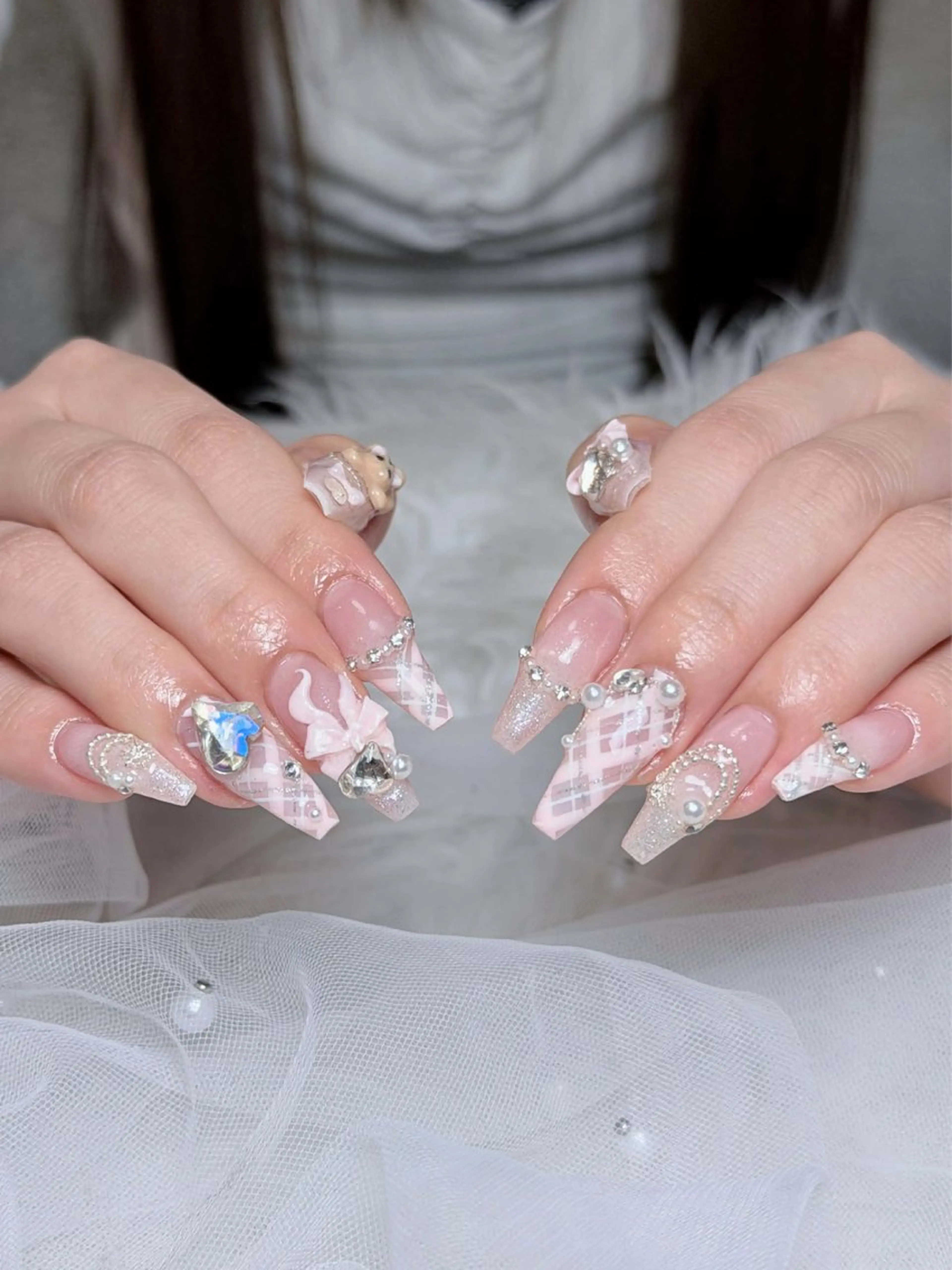 ネイル チークネイル ドット フレンチネイル グラデーション ハート ハンドネイル Julli NailStudioのネイルデザイン