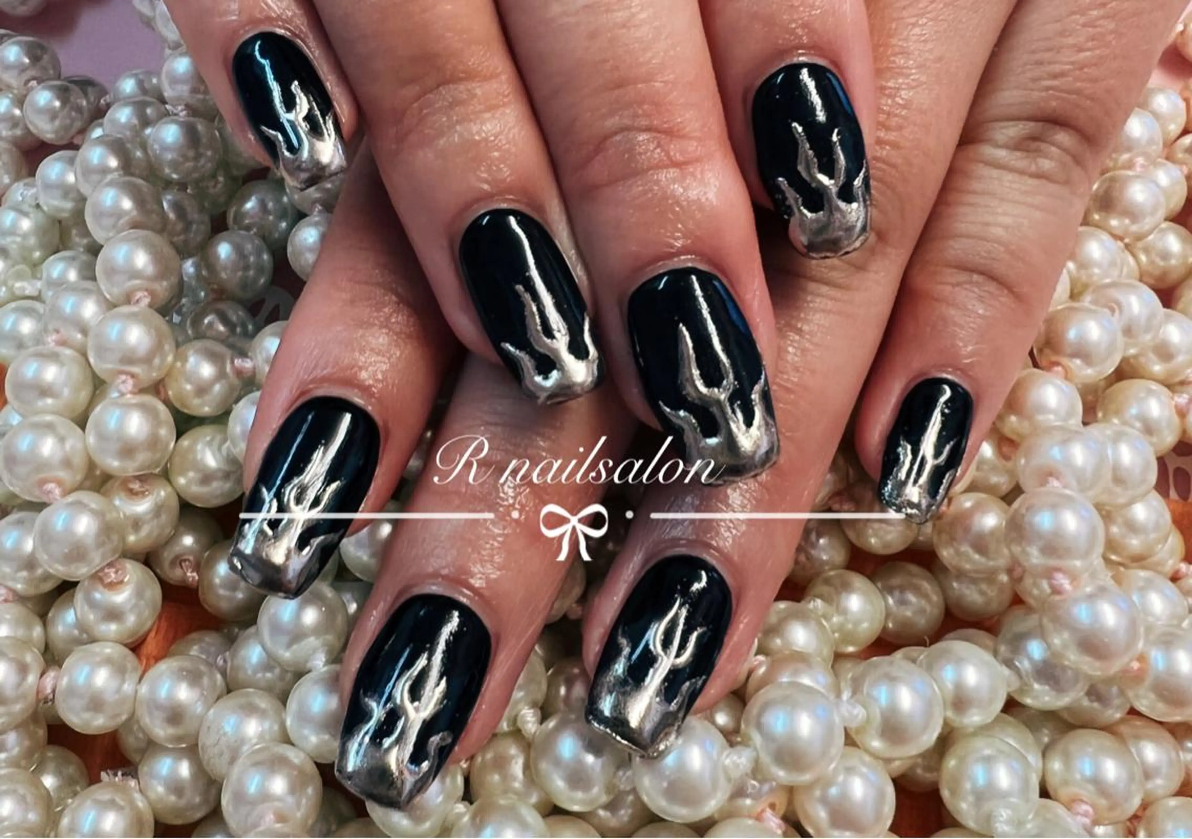 ロング R NAILSALONのネイルデザイン