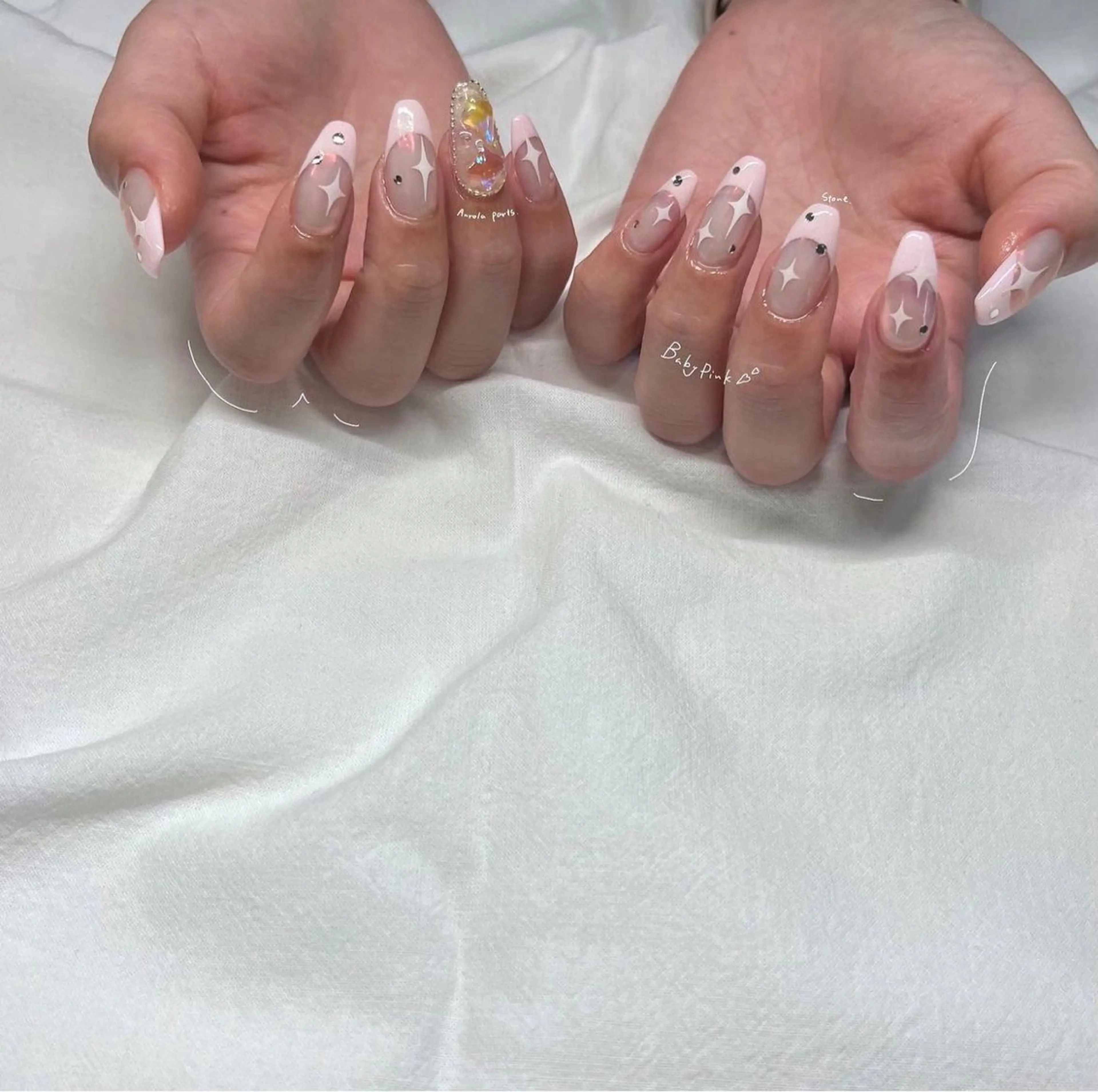 ネイル オーロラネイル フレンチネイル 氷ネイル・うるうるネイル ニュアンスネイル ピンク ハンドネイル &. momoのネイルデザイン